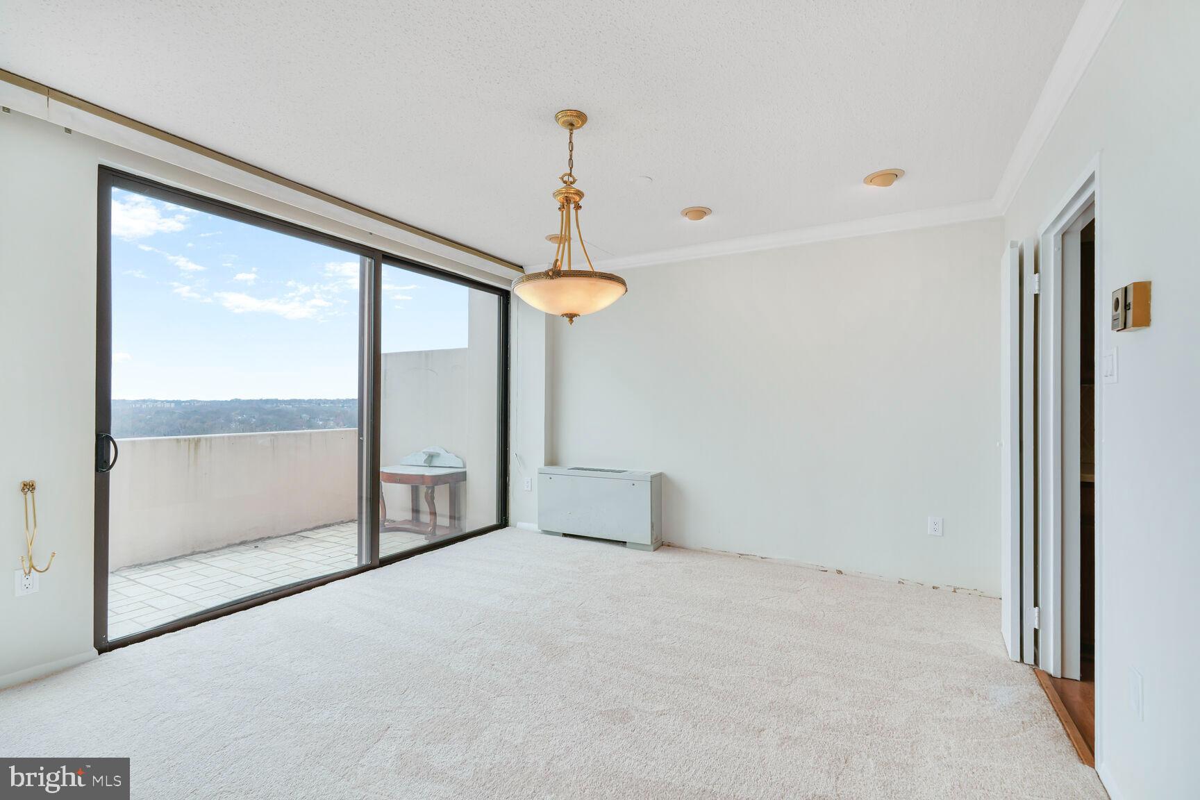 4141 N HENDERSON ROAD 1207