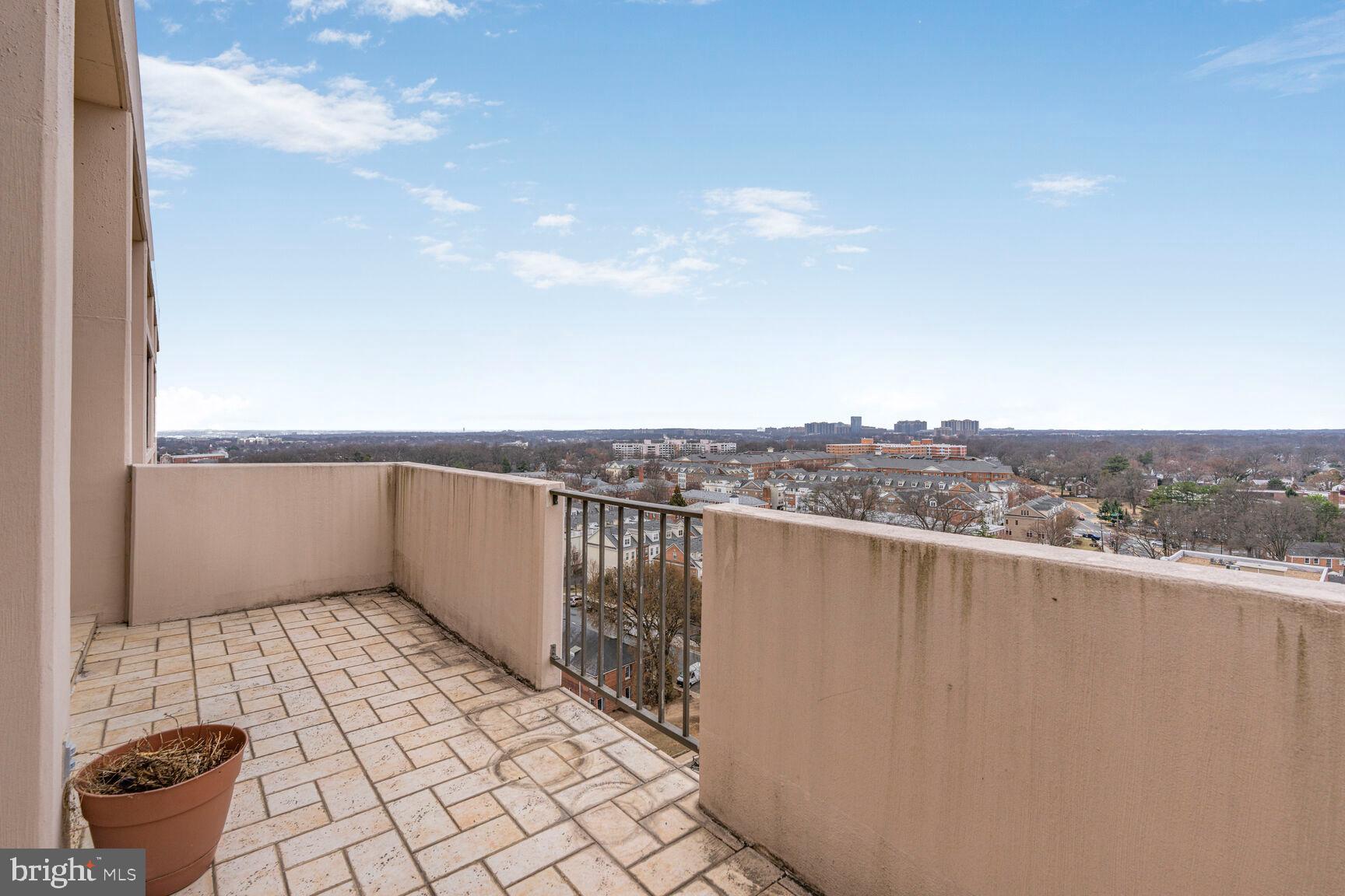 HYDE PARK - Residential