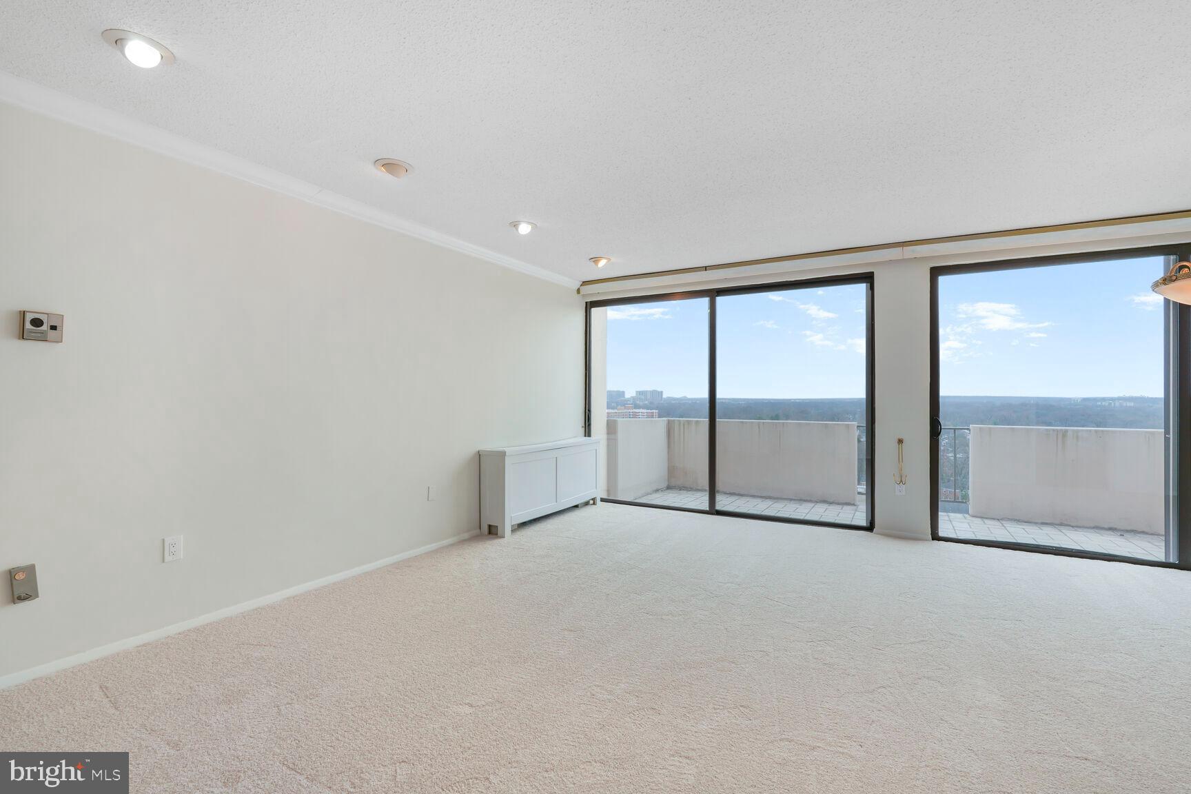 4141 N HENDERSON ROAD 1207