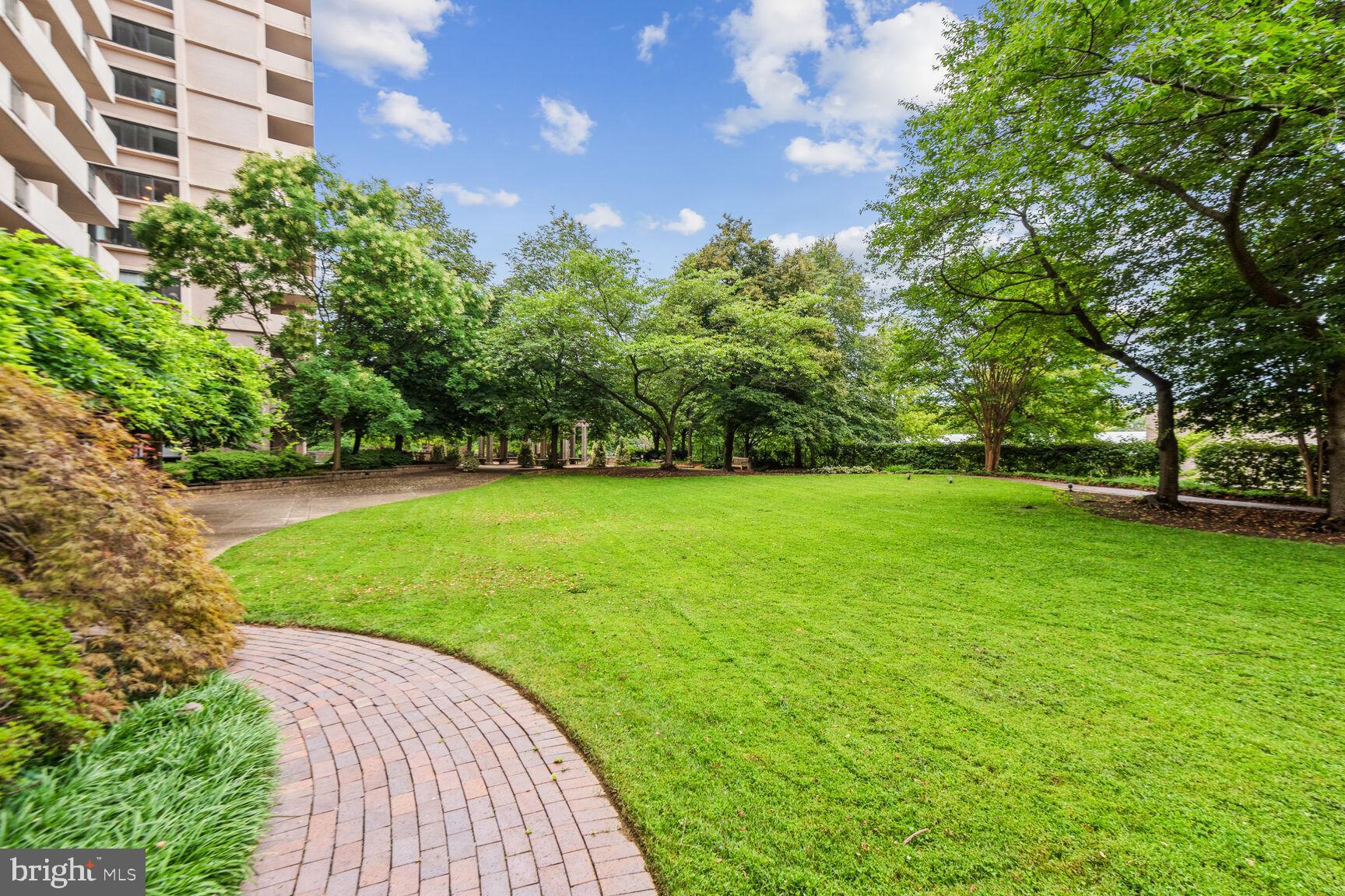 HYDE PARK - Residential