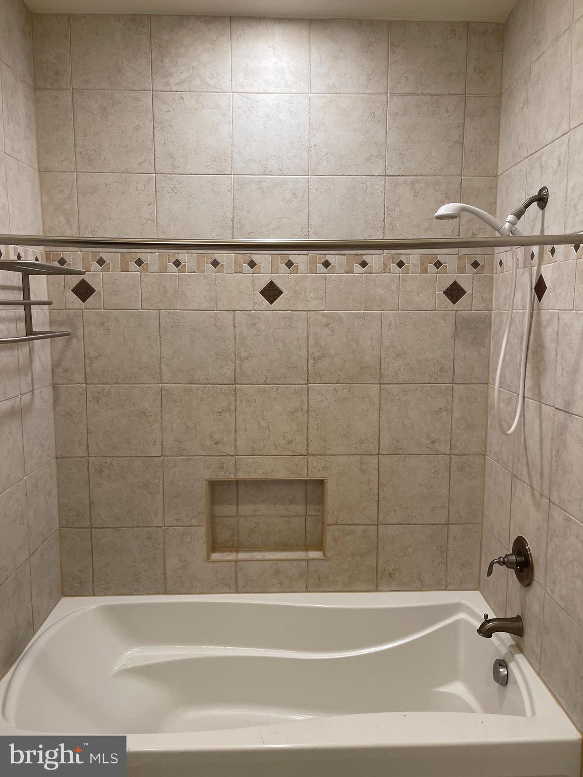 QUAINT ACRES - Residential Lease