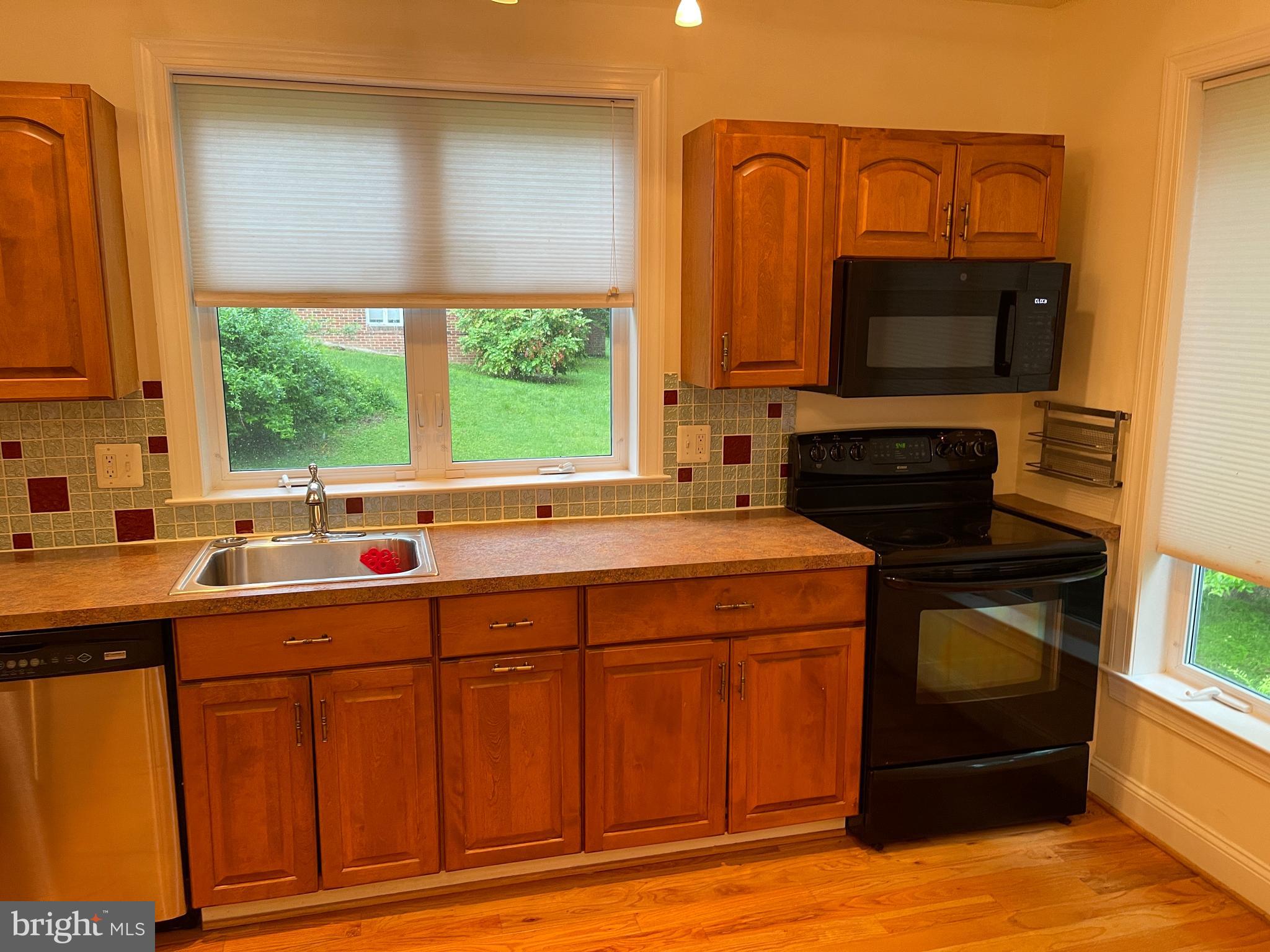 QUAINT ACRES - Residential Lease