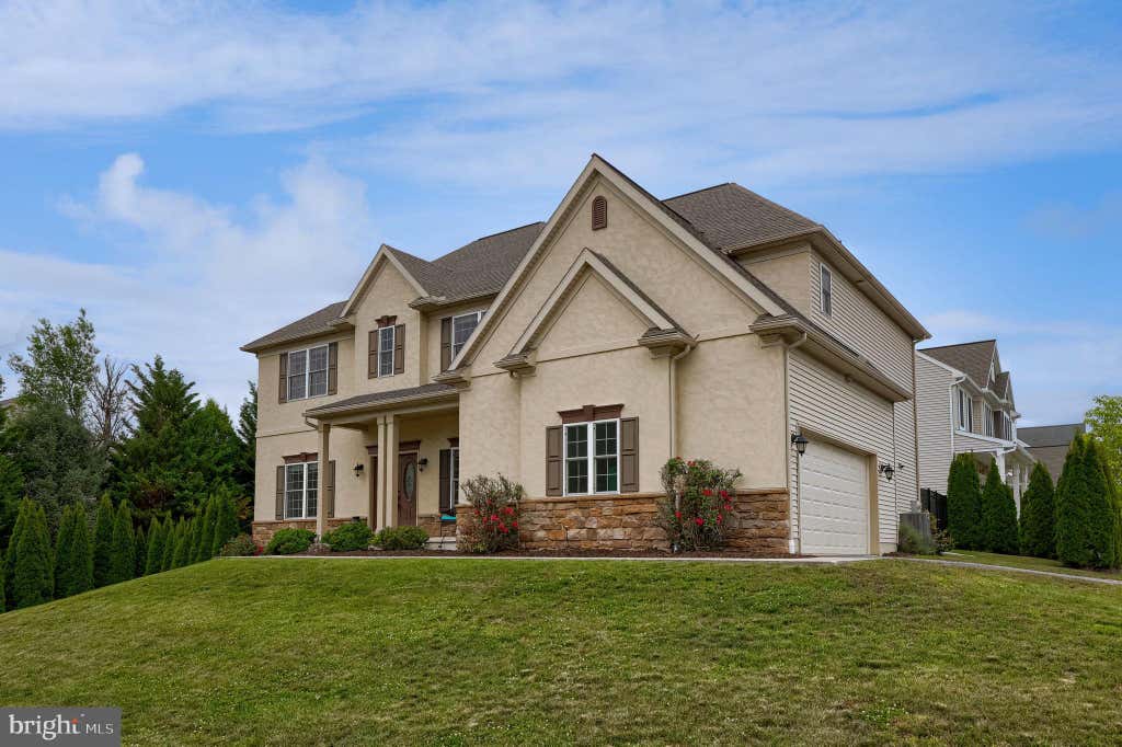 Photo of 336 Royal Hunt Way, LITITZ, PA 17543 (MLS # PALA2093222)
