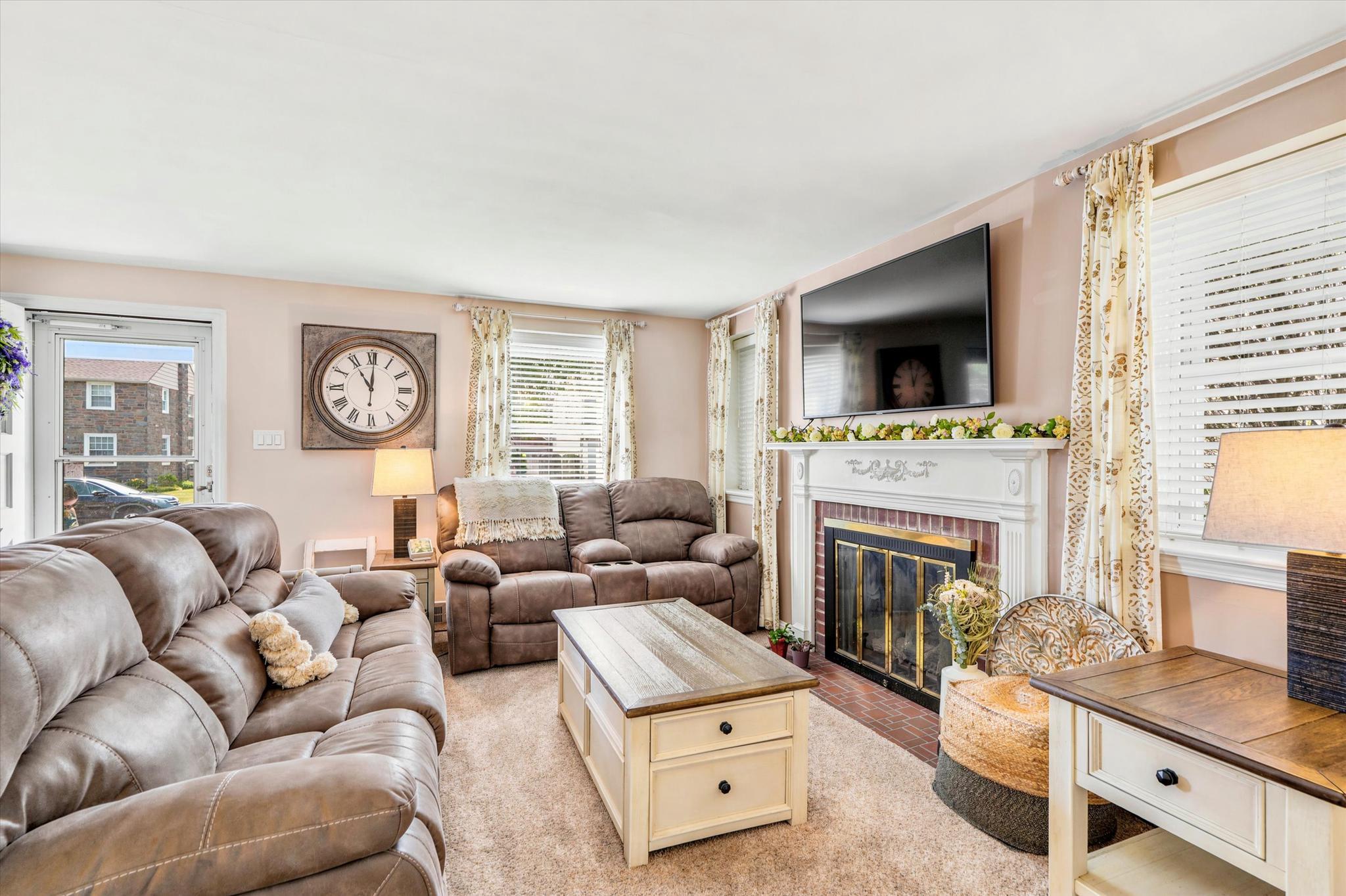 408 MAPLEWOOD ROAD