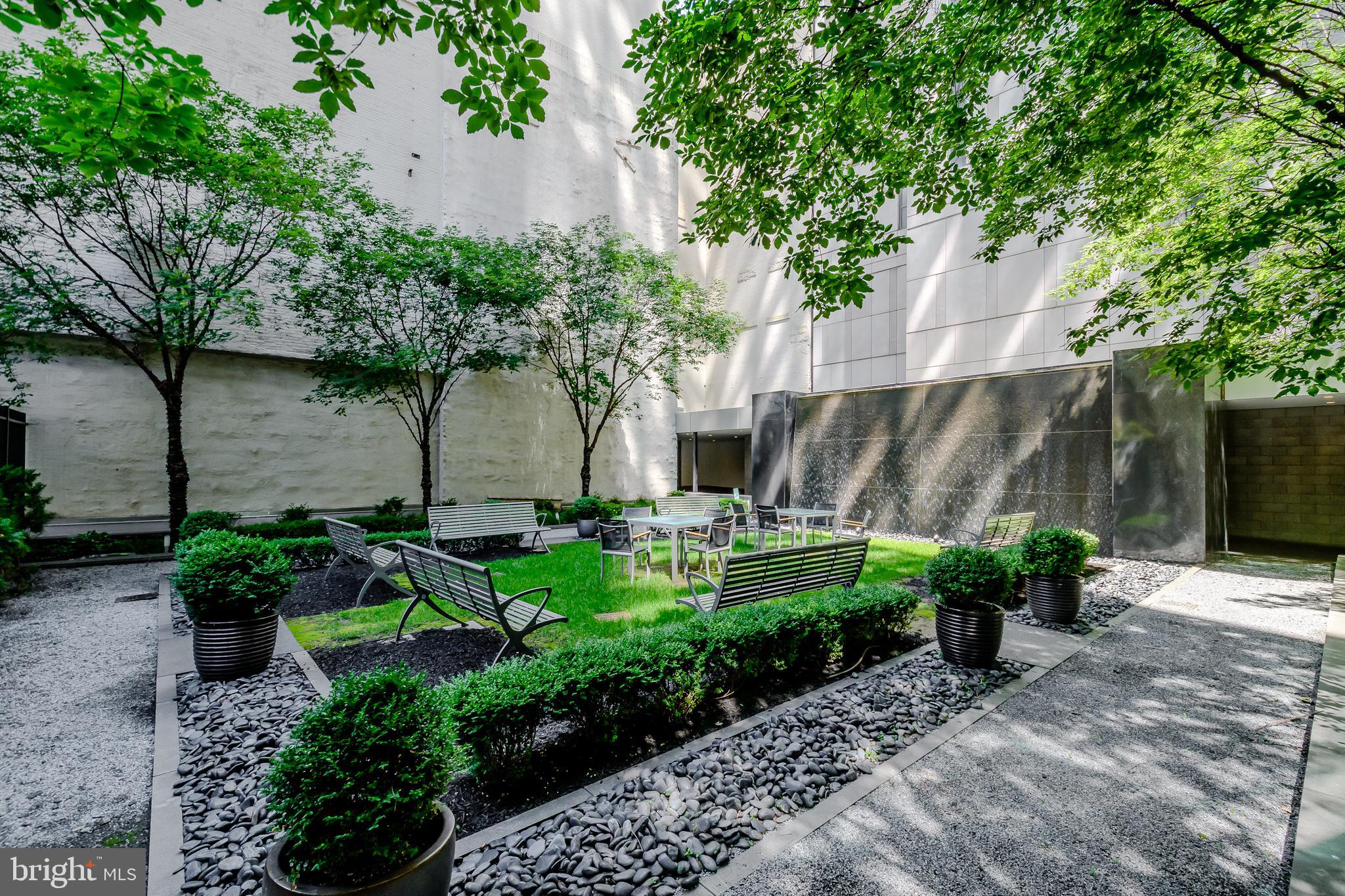 CENTER CITY - Residential Lease