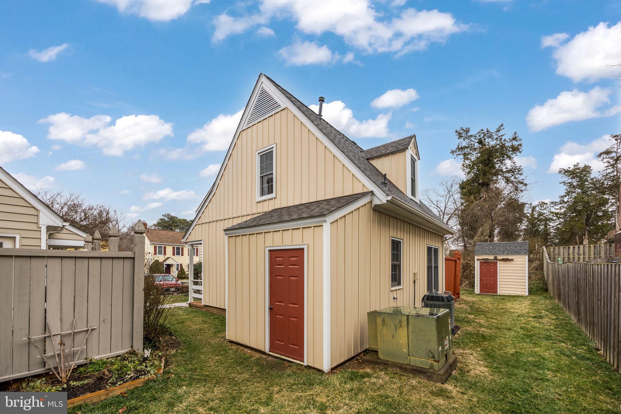 FREDERICKSBURG - Residential