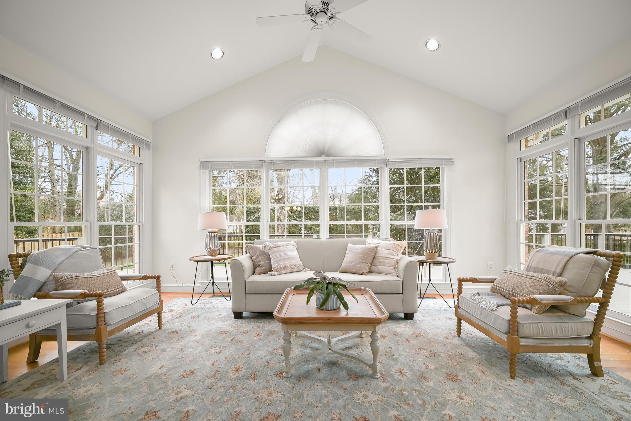 COUNTRY PLACE - Residential