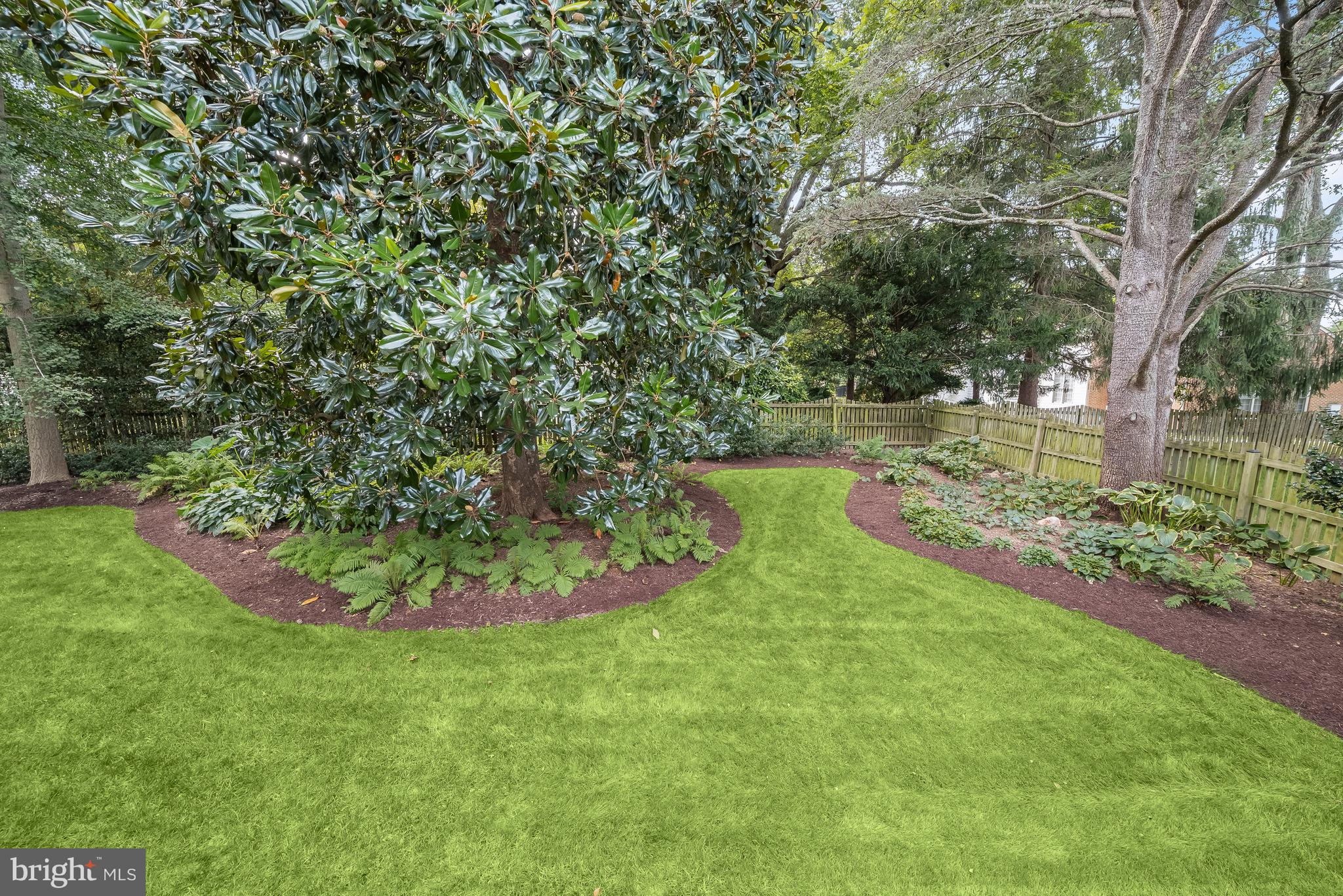 COUNTRY PLACE - Residential