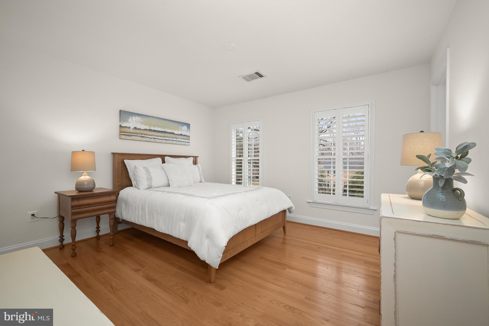 COUNTRY PLACE - Residential