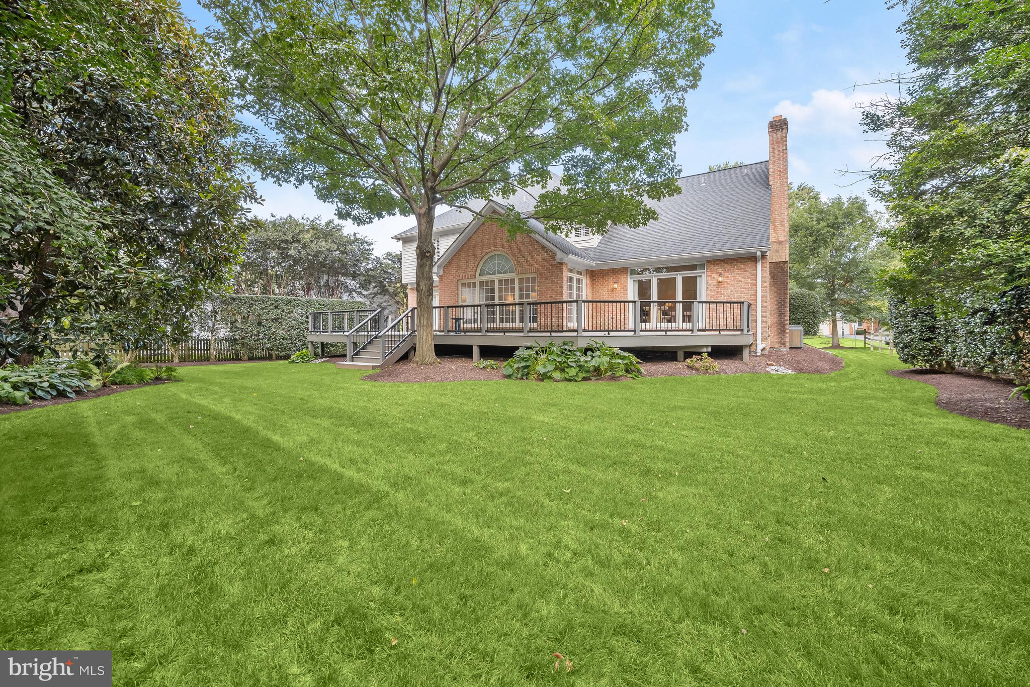 COUNTRY PLACE - Residential