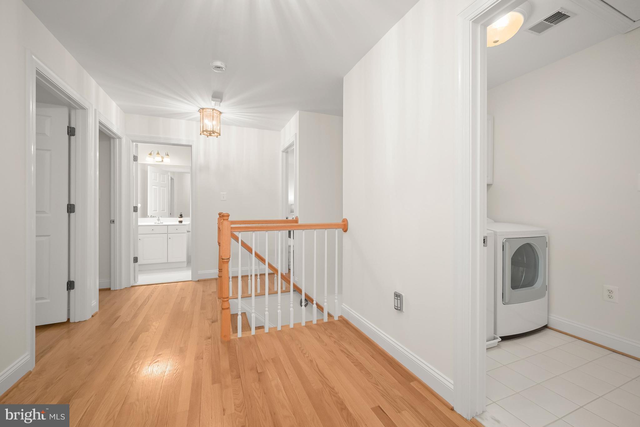 COUNTRY PLACE - Residential