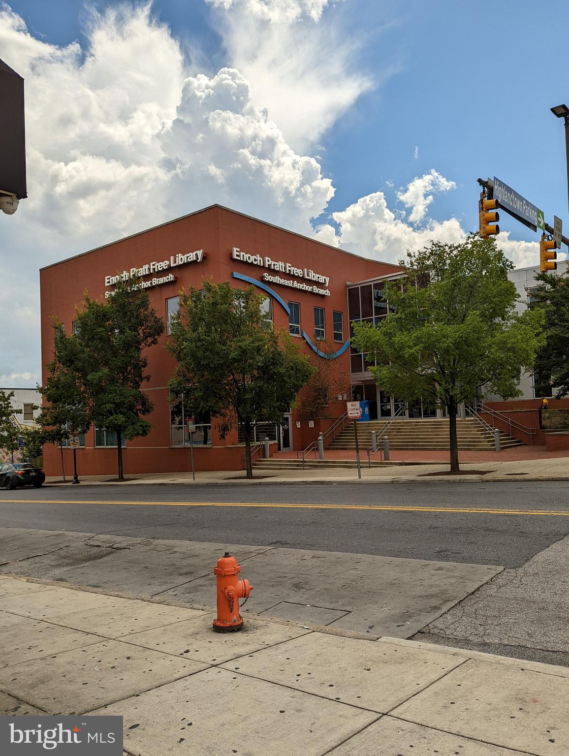 HIGHLANDTOWN - Commercial Sale