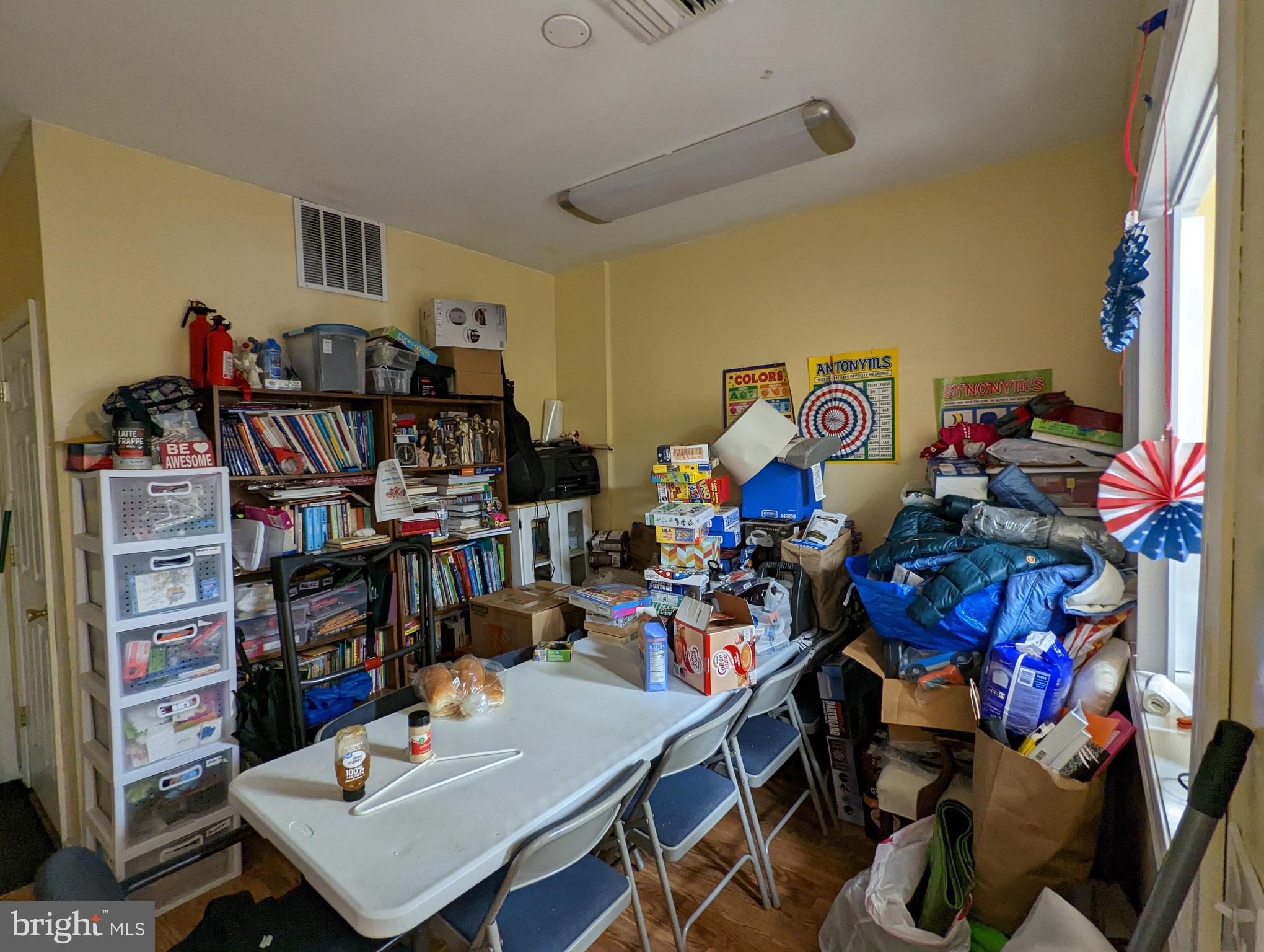 HIGHLANDTOWN - Commercial Sale