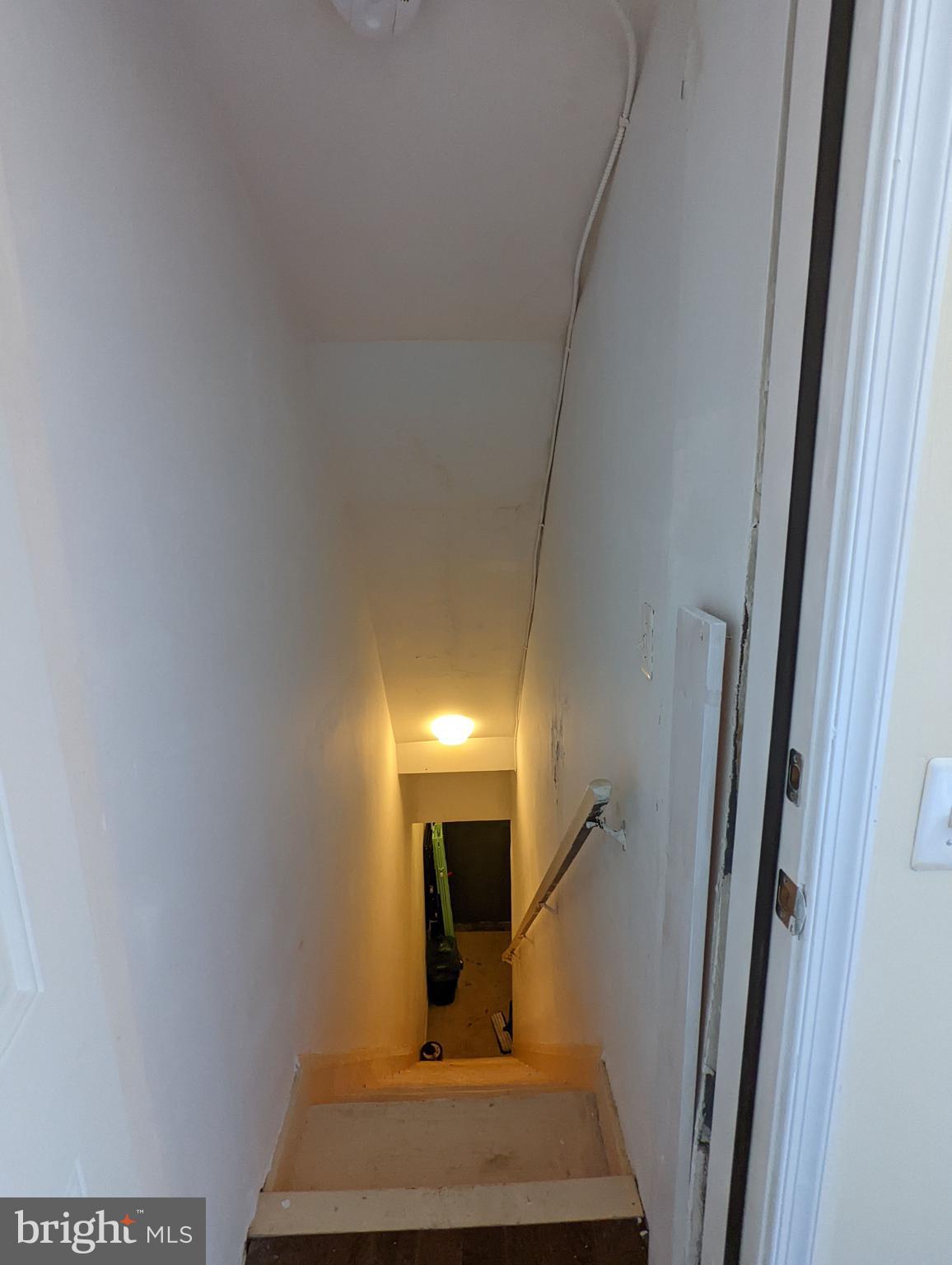 HIGHLANDTOWN - Commercial Sale