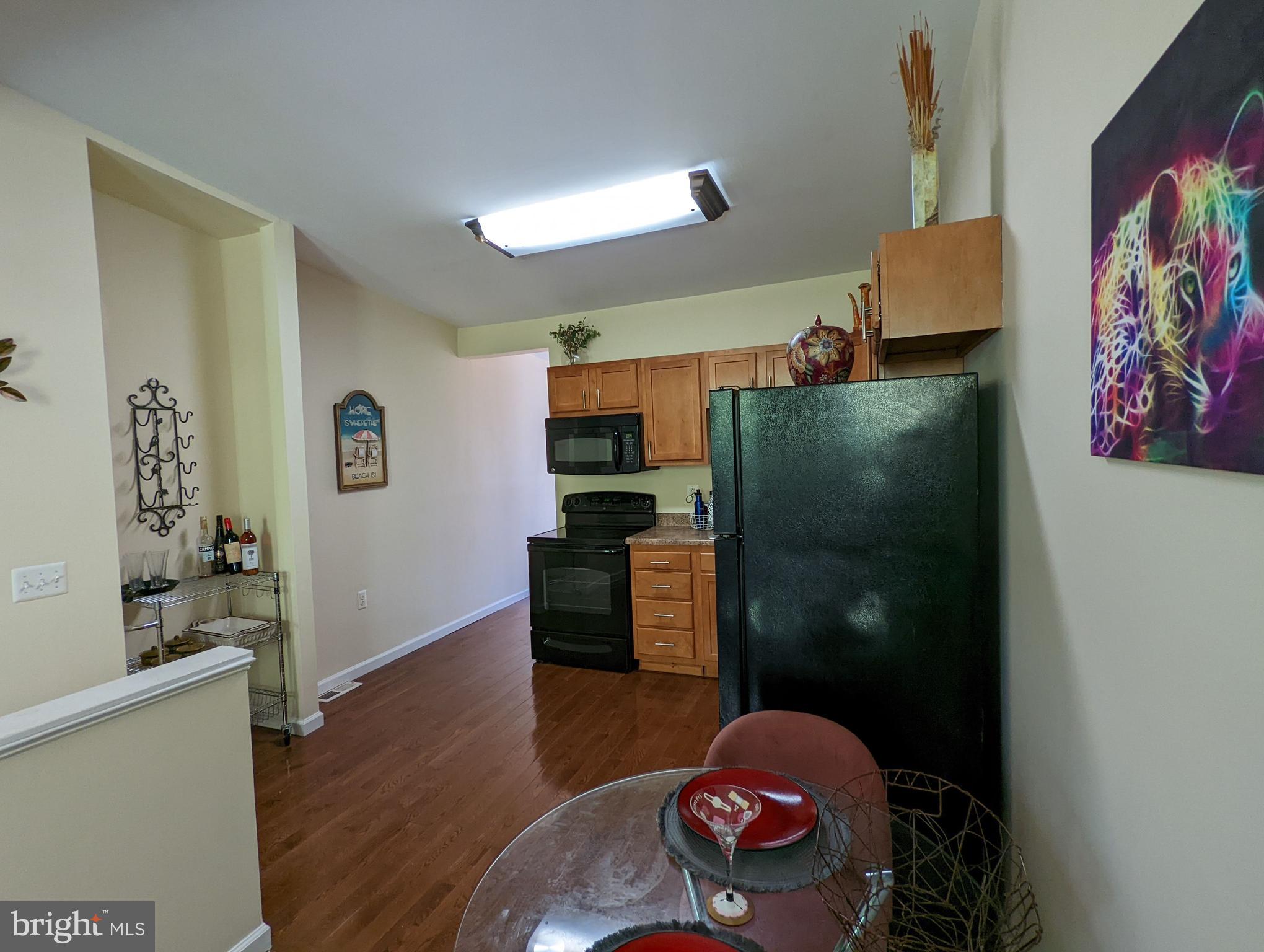 HIGHLANDTOWN - Commercial Sale