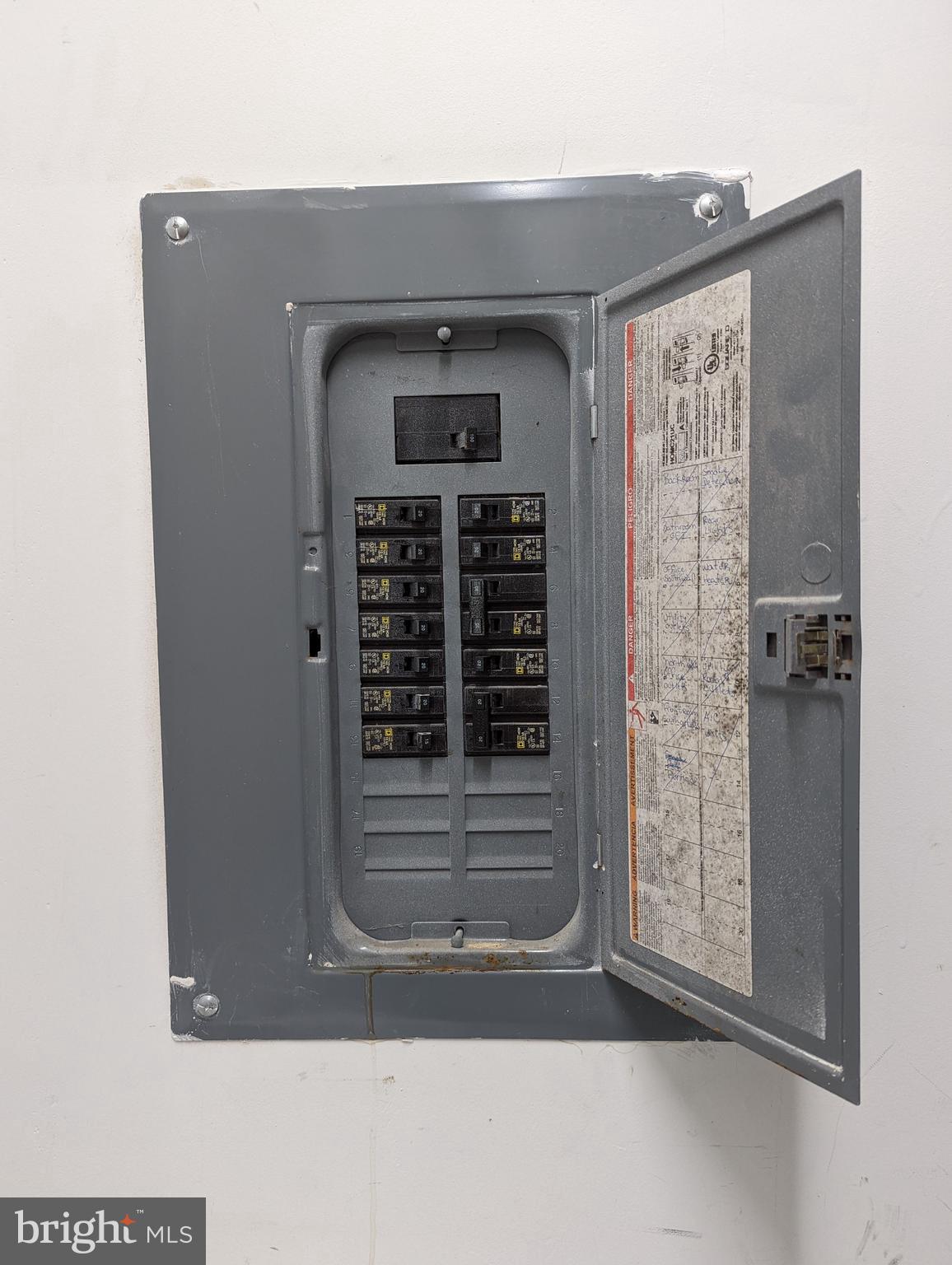 HIGHLANDTOWN - Commercial Sale