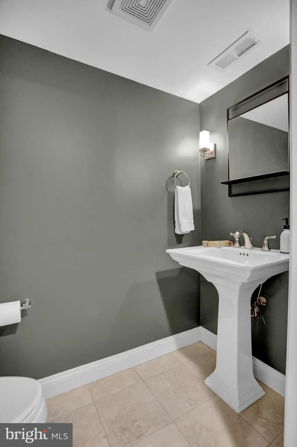 Baltimore, Maryland 21212, United States, 4 Bedrooms Bedrooms, ,4 BathroomsBathrooms,Residential,Active,133160