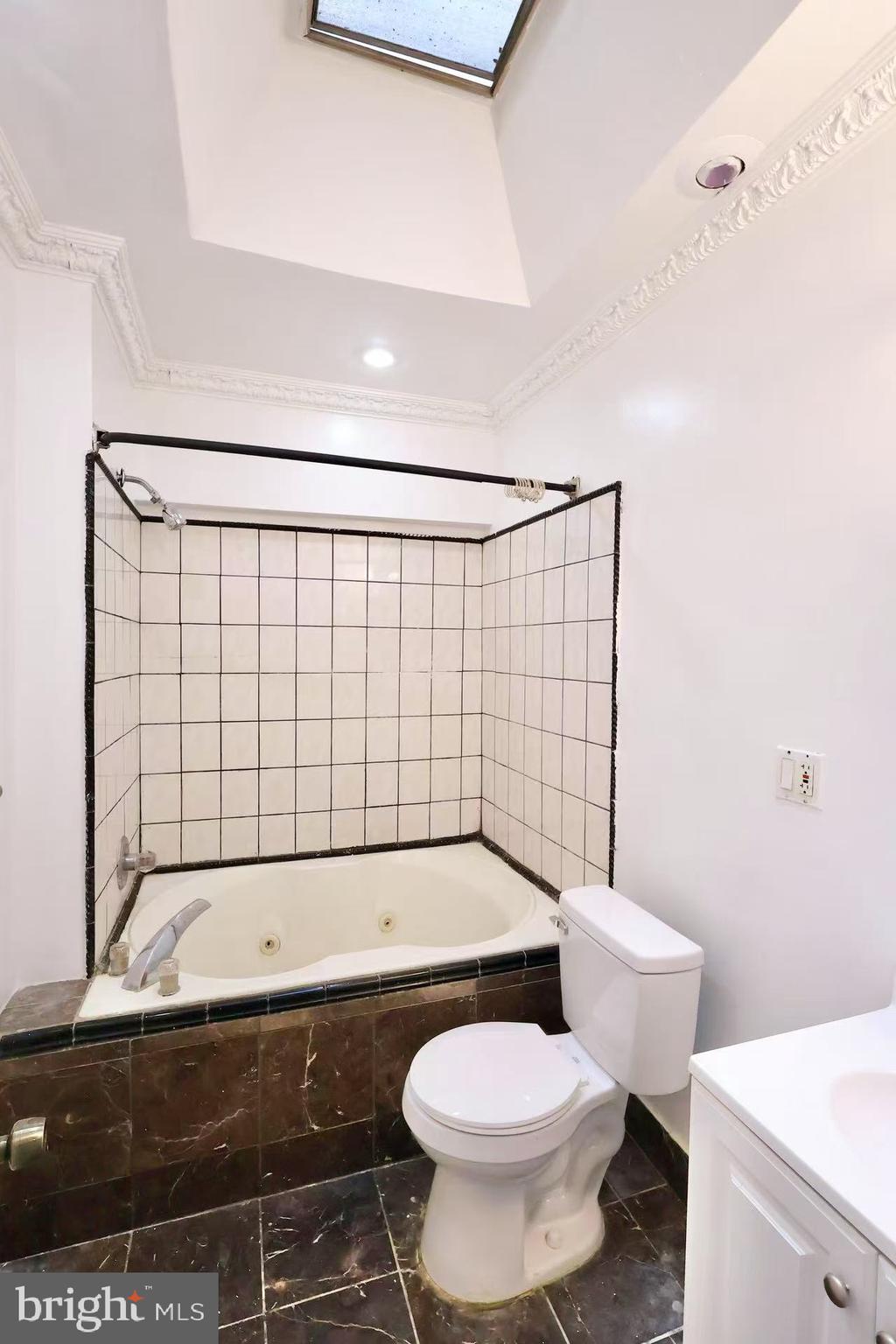 PHILADELPHIA (NORTHEAST) - Residential