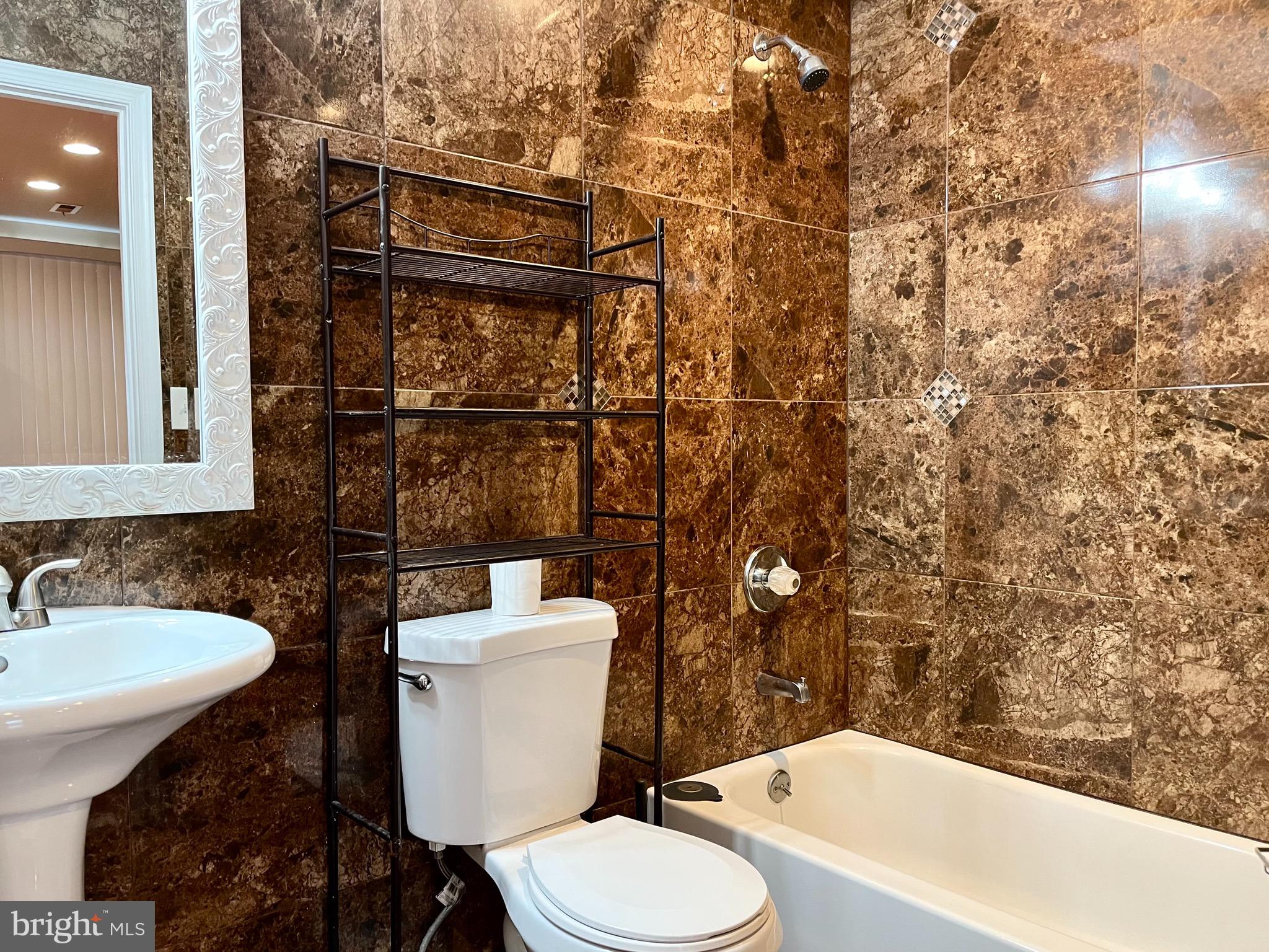 WEST OAK LANE - Residential Lease