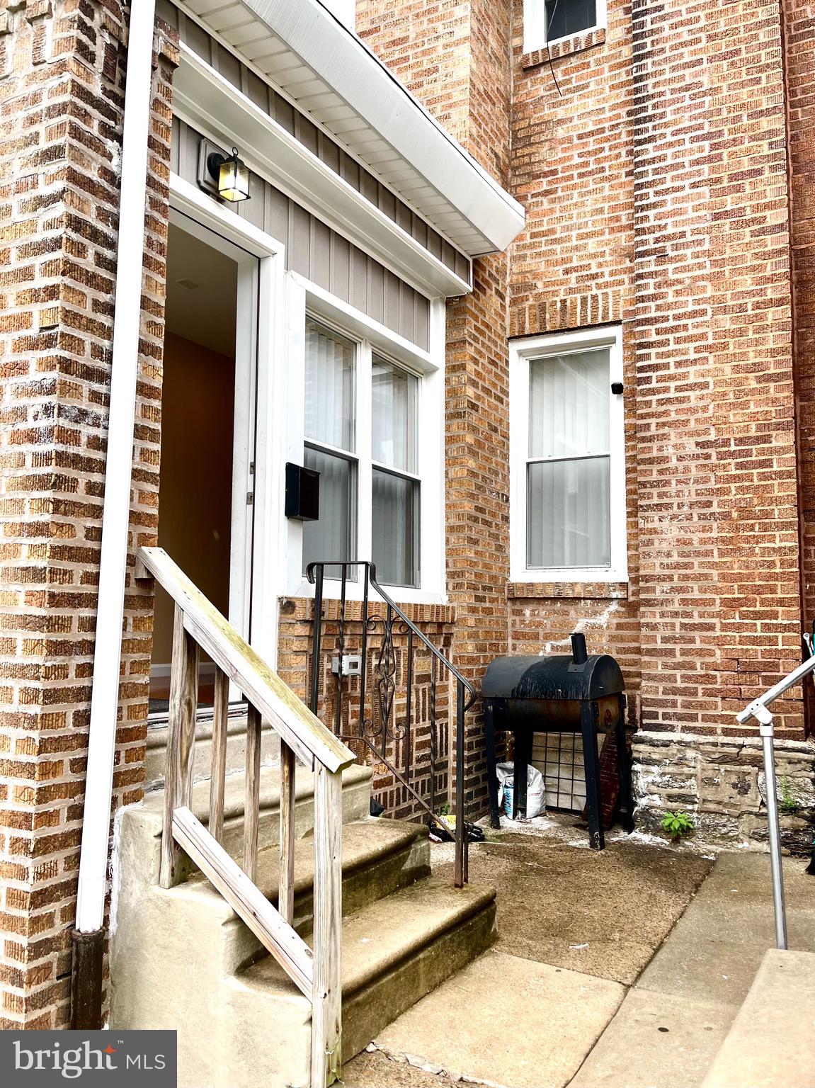 WEST OAK LANE - Residential Lease