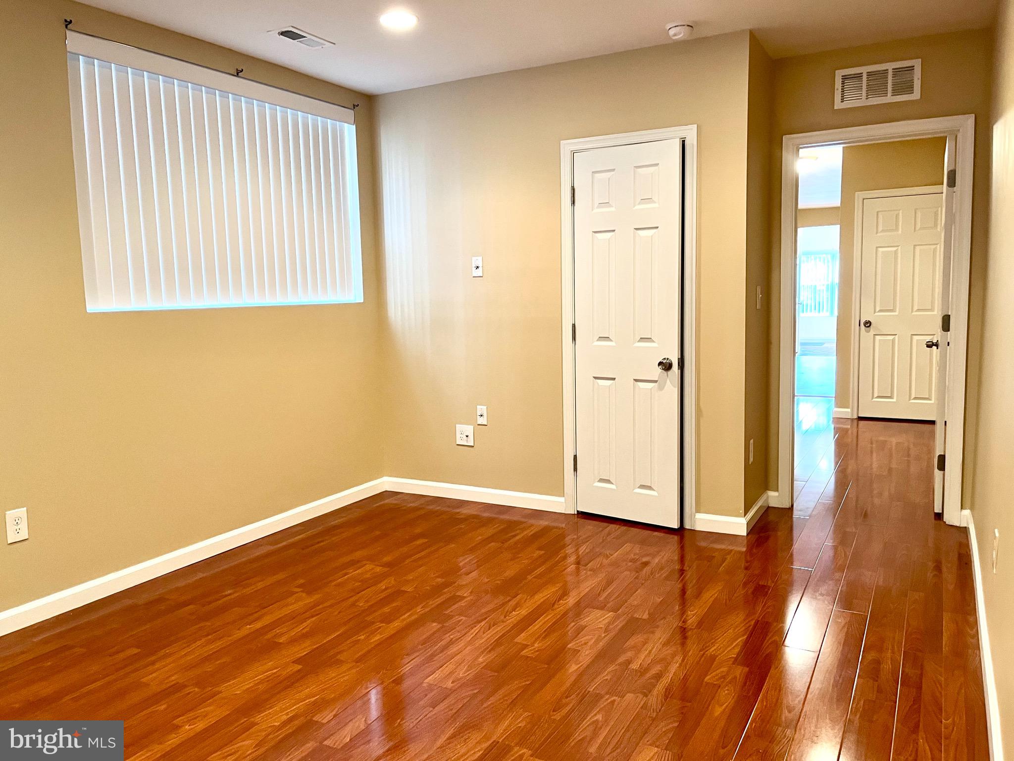 WEST OAK LANE - Residential Lease