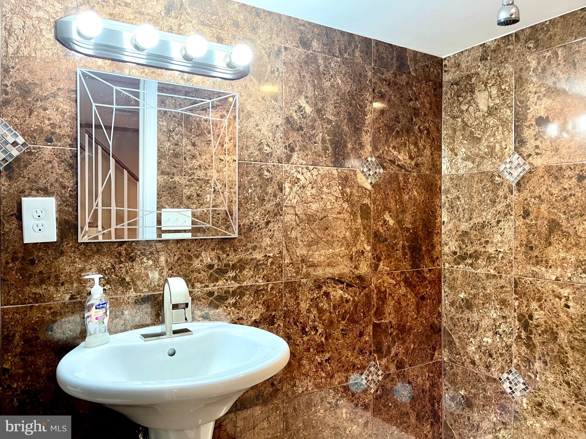WEST OAK LANE - Residential Lease