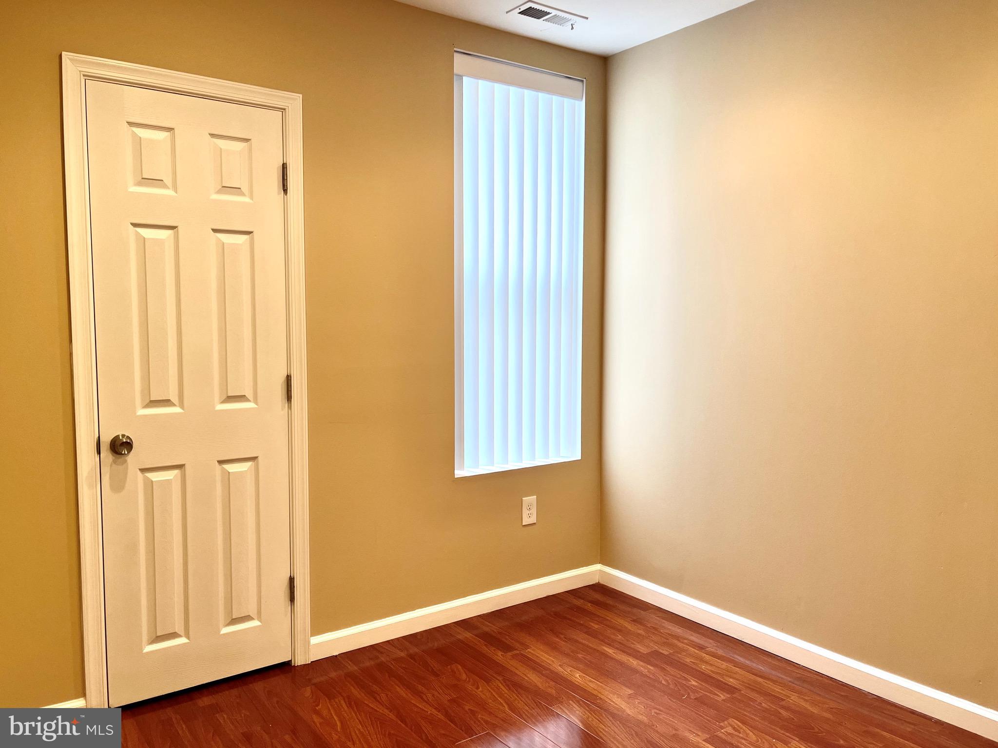 WEST OAK LANE - Residential Lease
