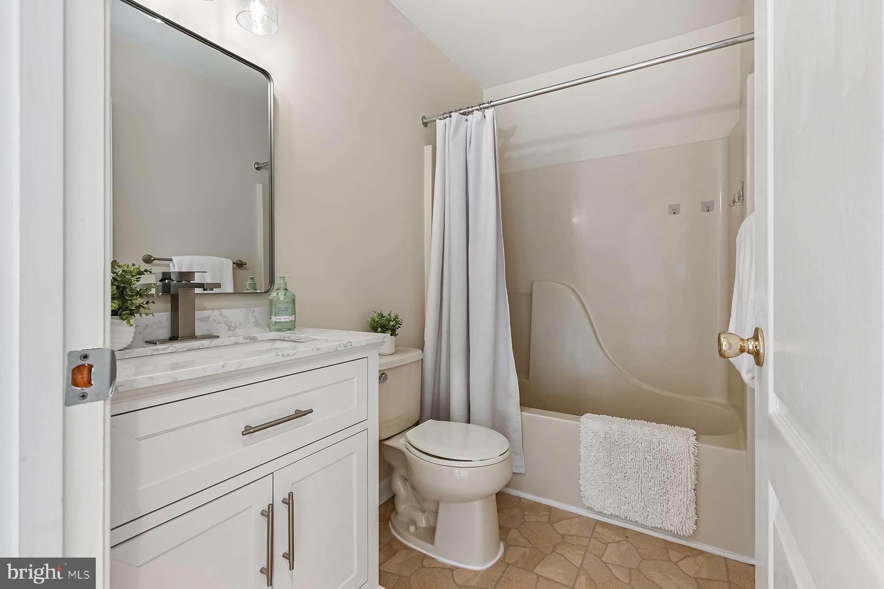 WEST SHORE - Residential