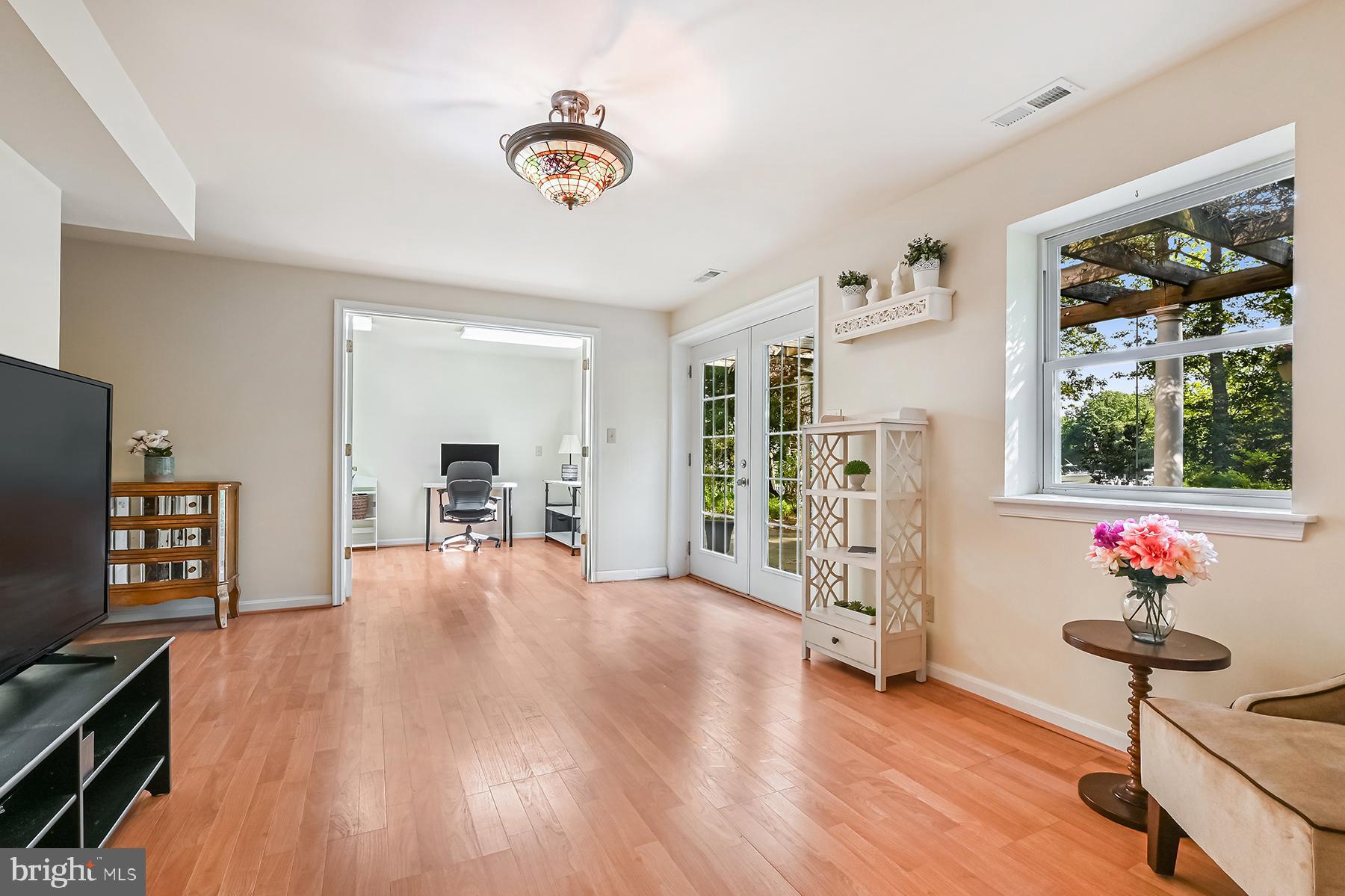 WEST SHORE - Residential