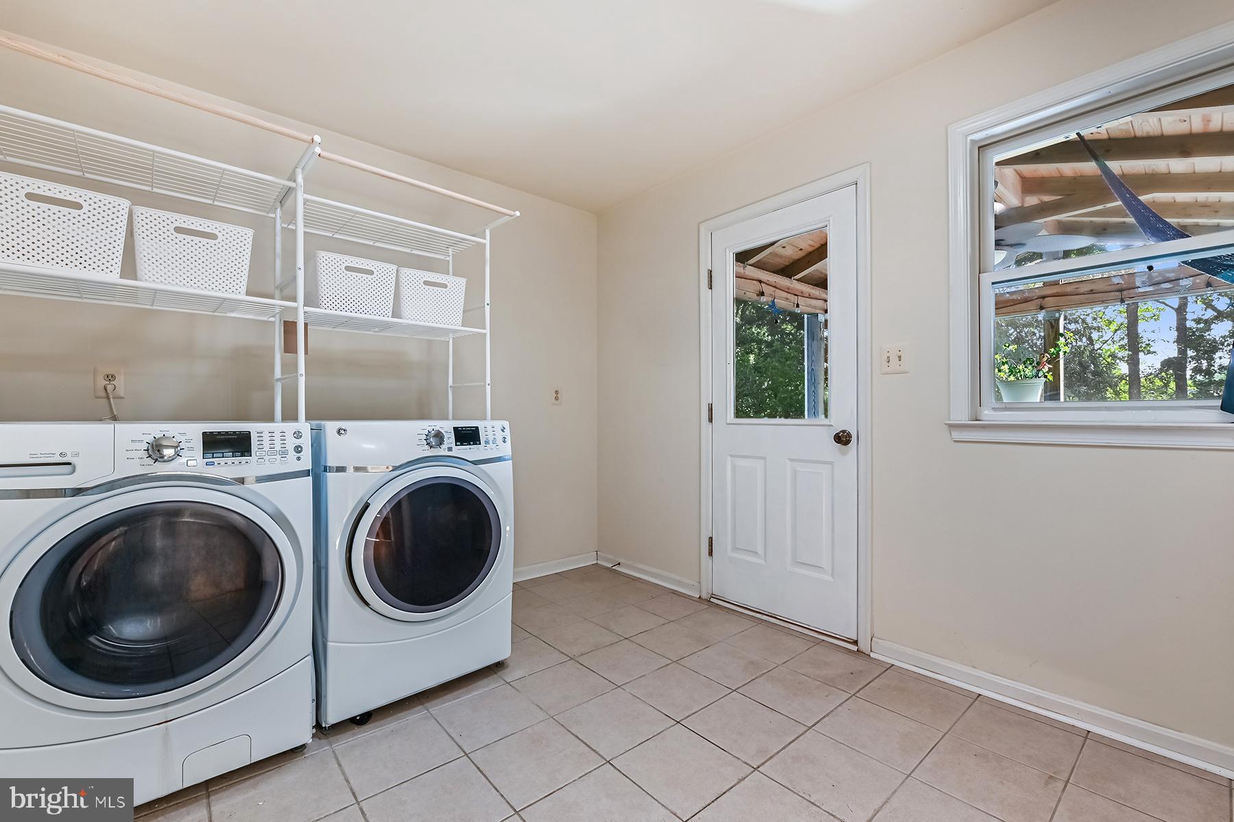 WEST SHORE - Residential