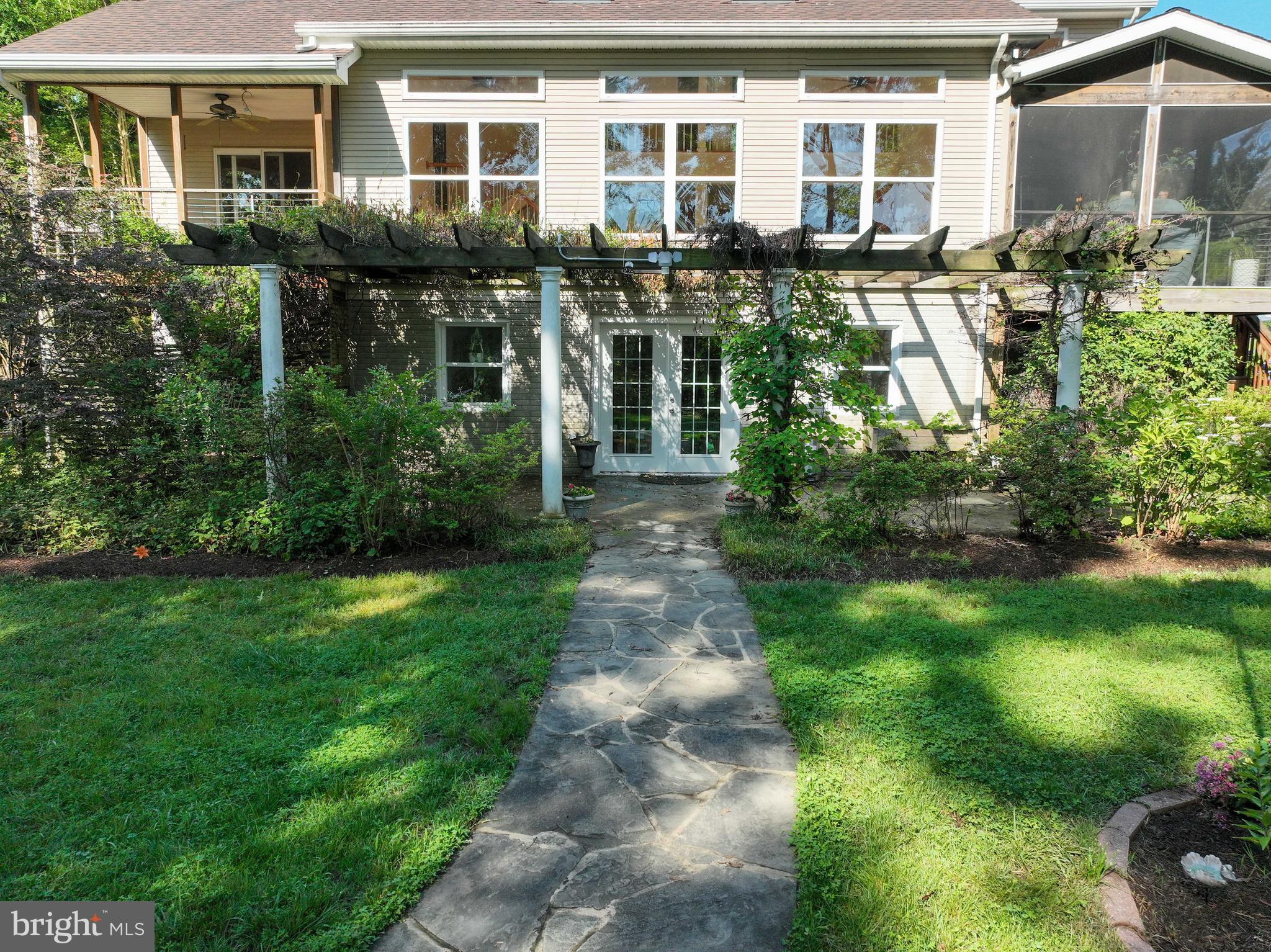 WEST SHORE - Residential