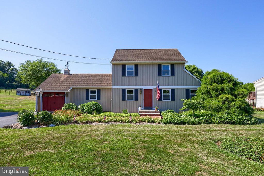 Photo of 6811 W Elizabethtown Rd, Manheim, PA 17545 (MLS # PALA2054218)