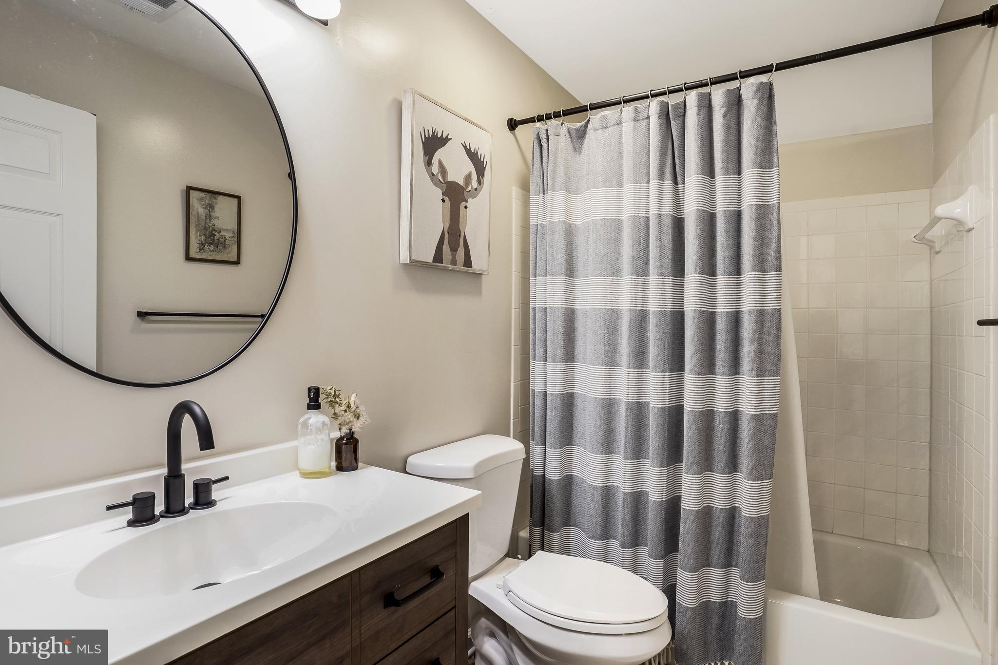 BLOOMS CROSSING - Residential