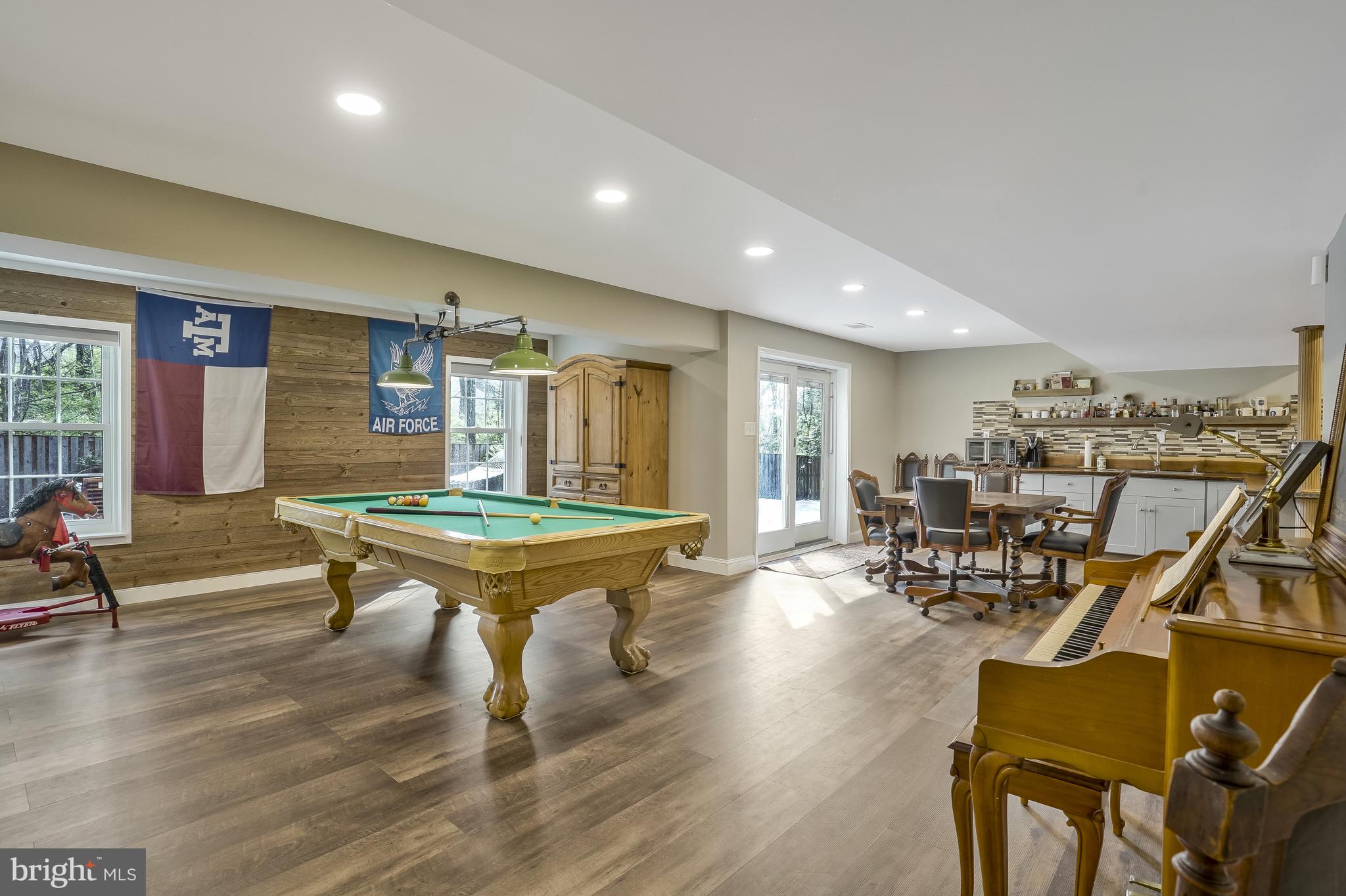 BLOOMS CROSSING - Residential