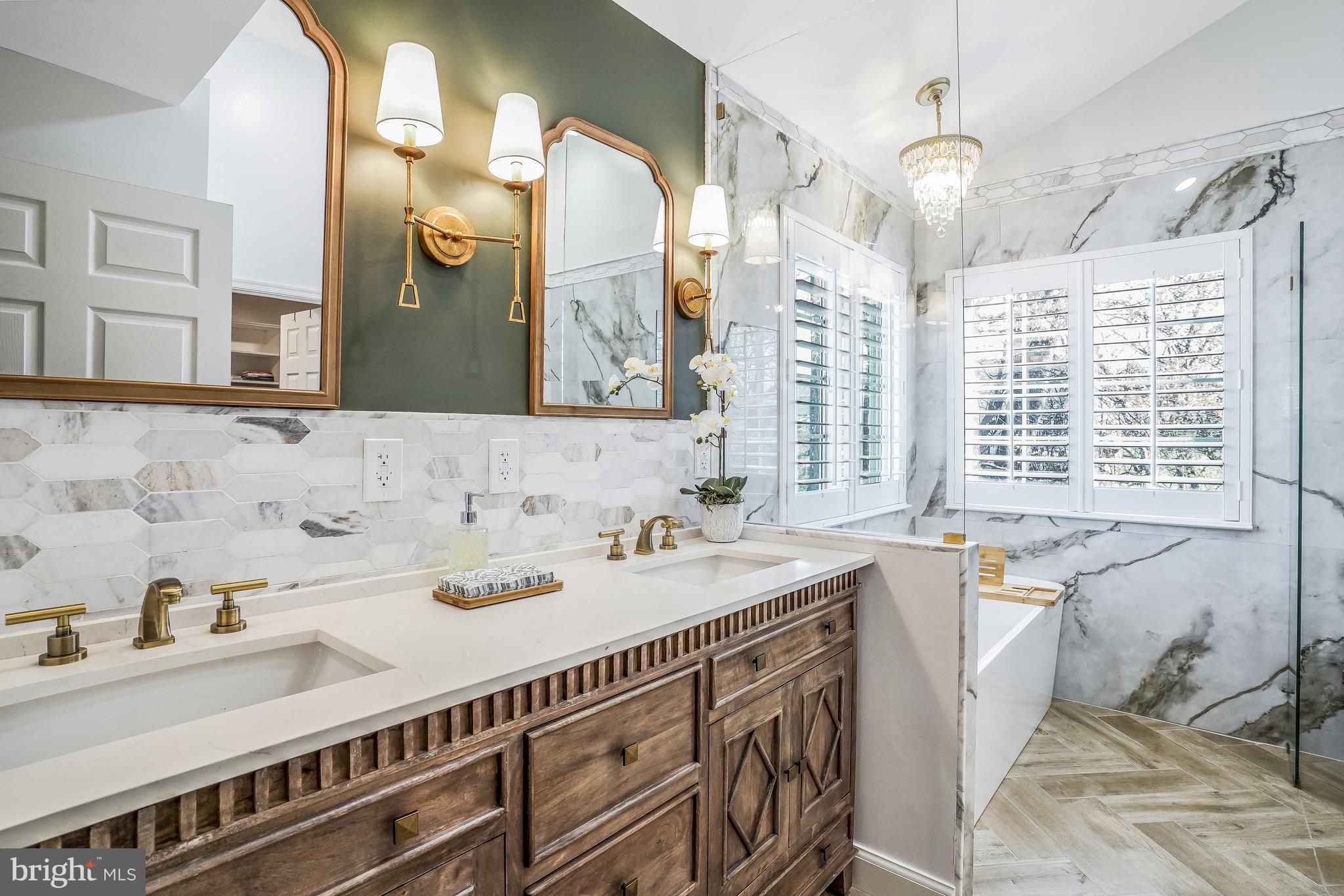 BLOOMS CROSSING - Residential