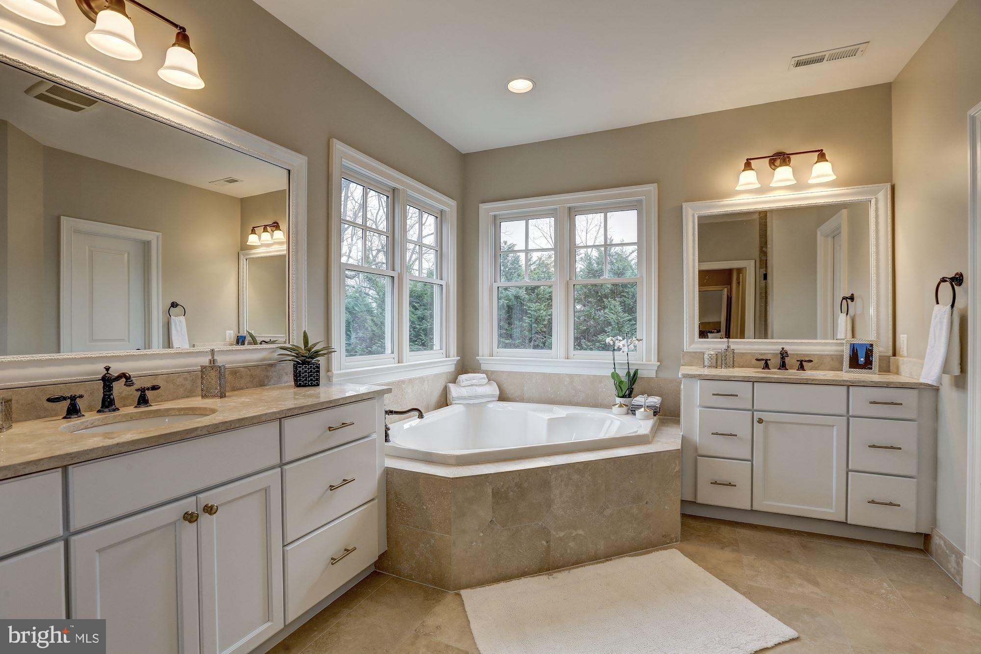 PINEVIEW - Residential