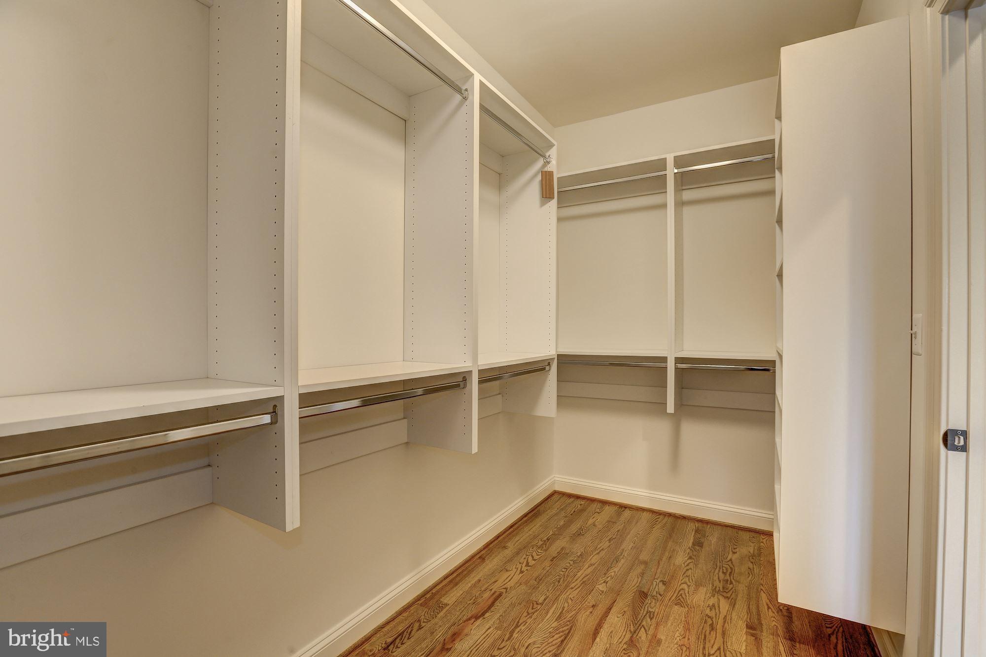 PINEVIEW - Residential