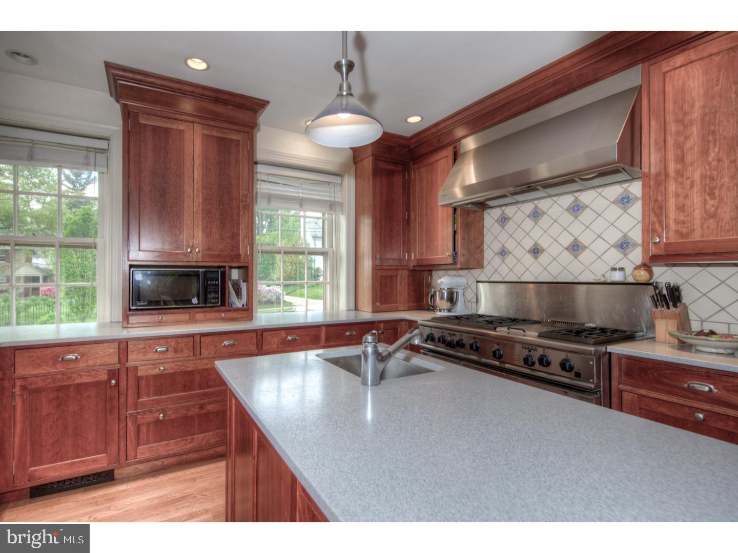 CHESTNUT HILL - Residential