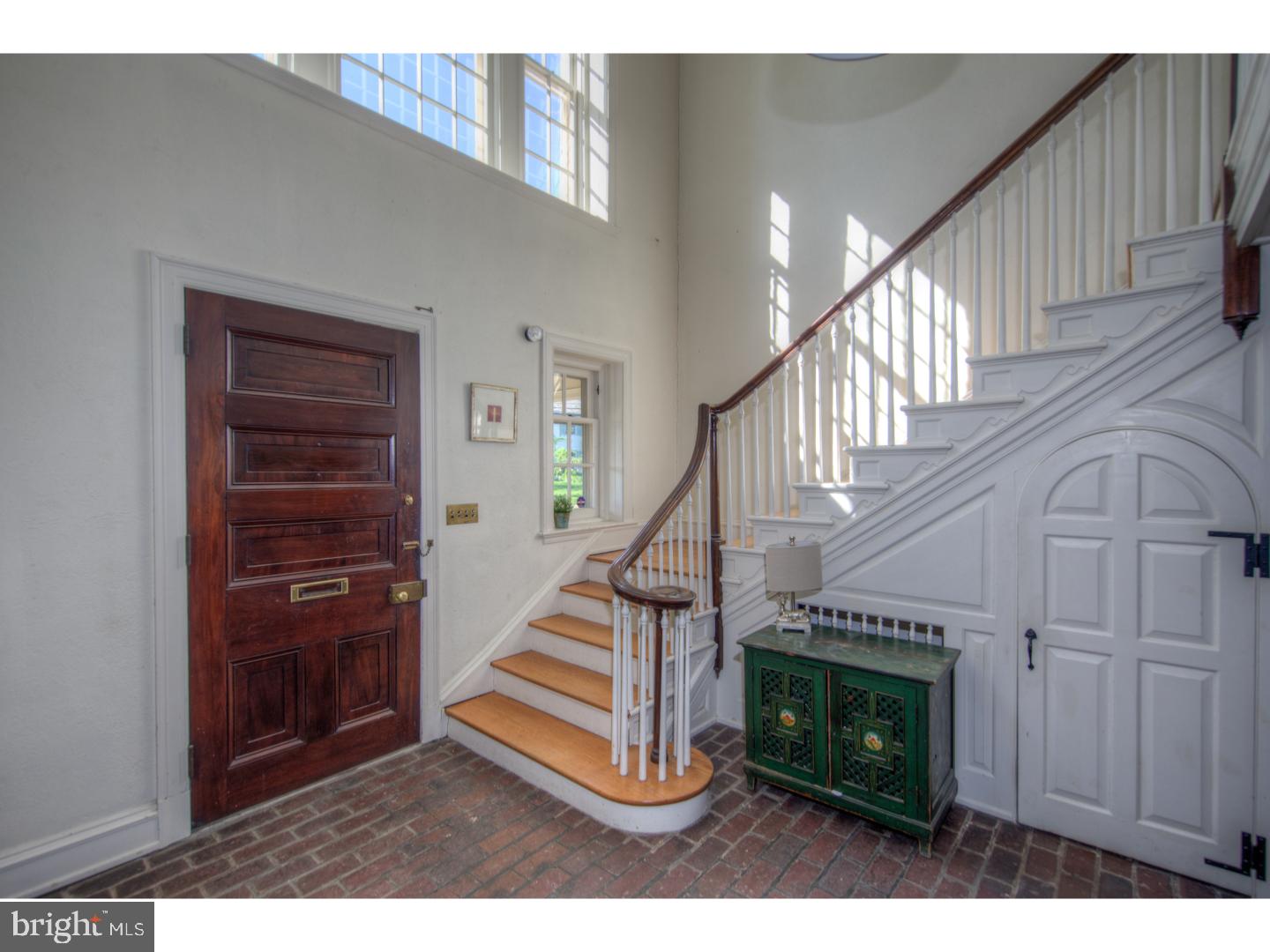 CHESTNUT HILL - Residential