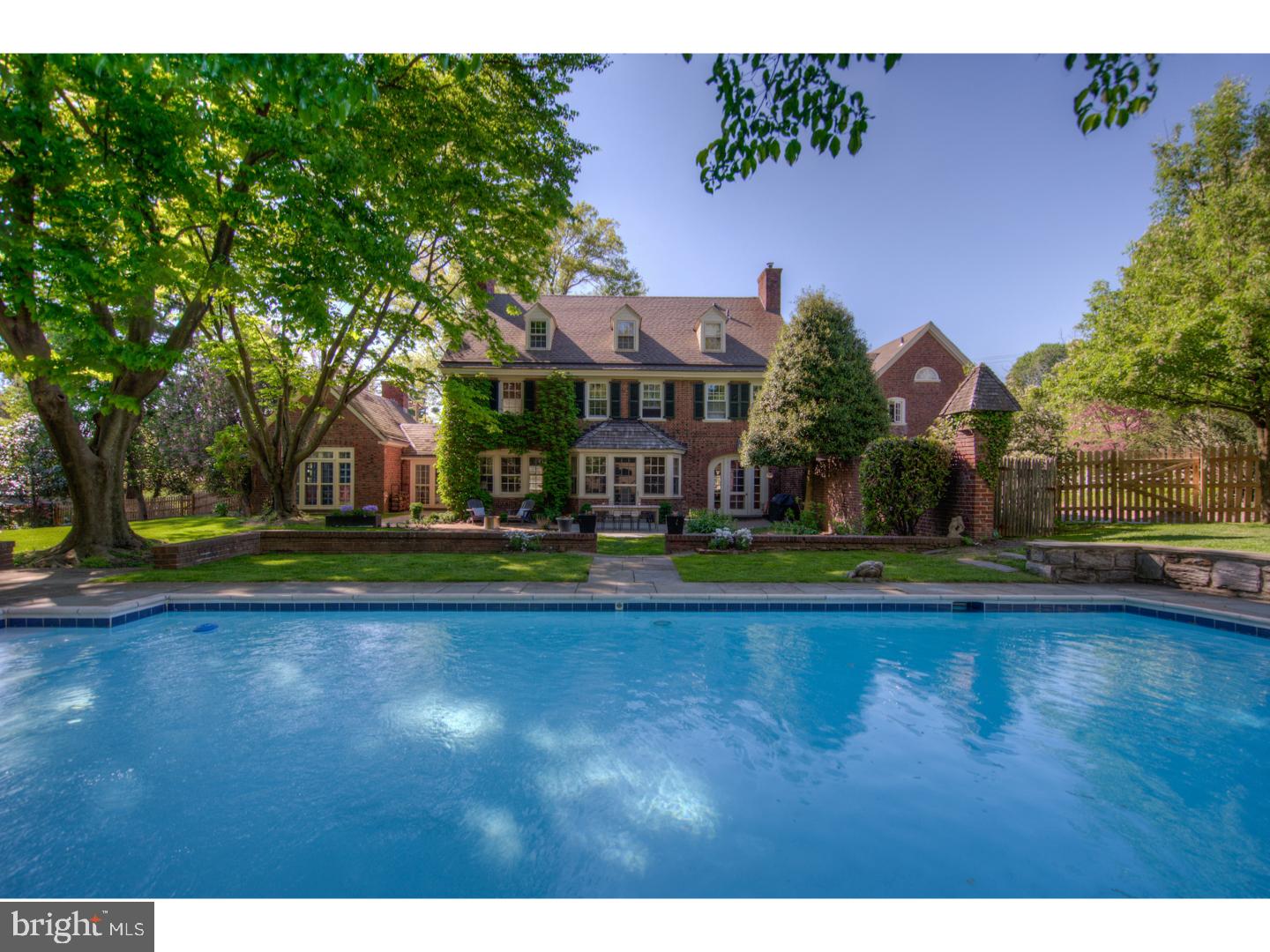 CHESTNUT HILL - Residential