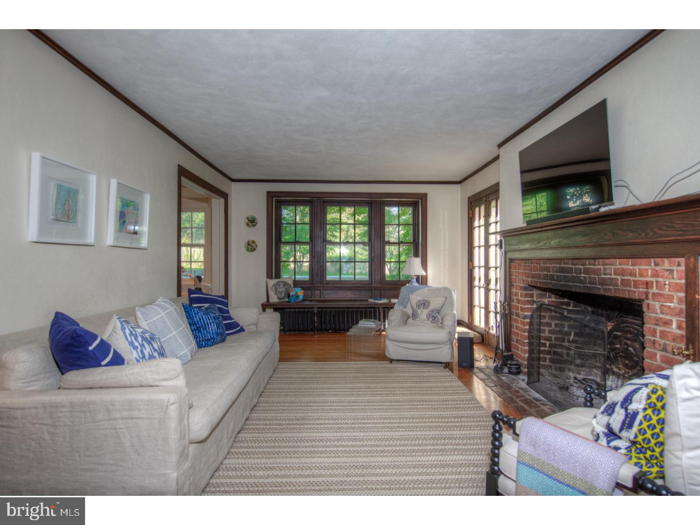 CHESTNUT HILL - Residential