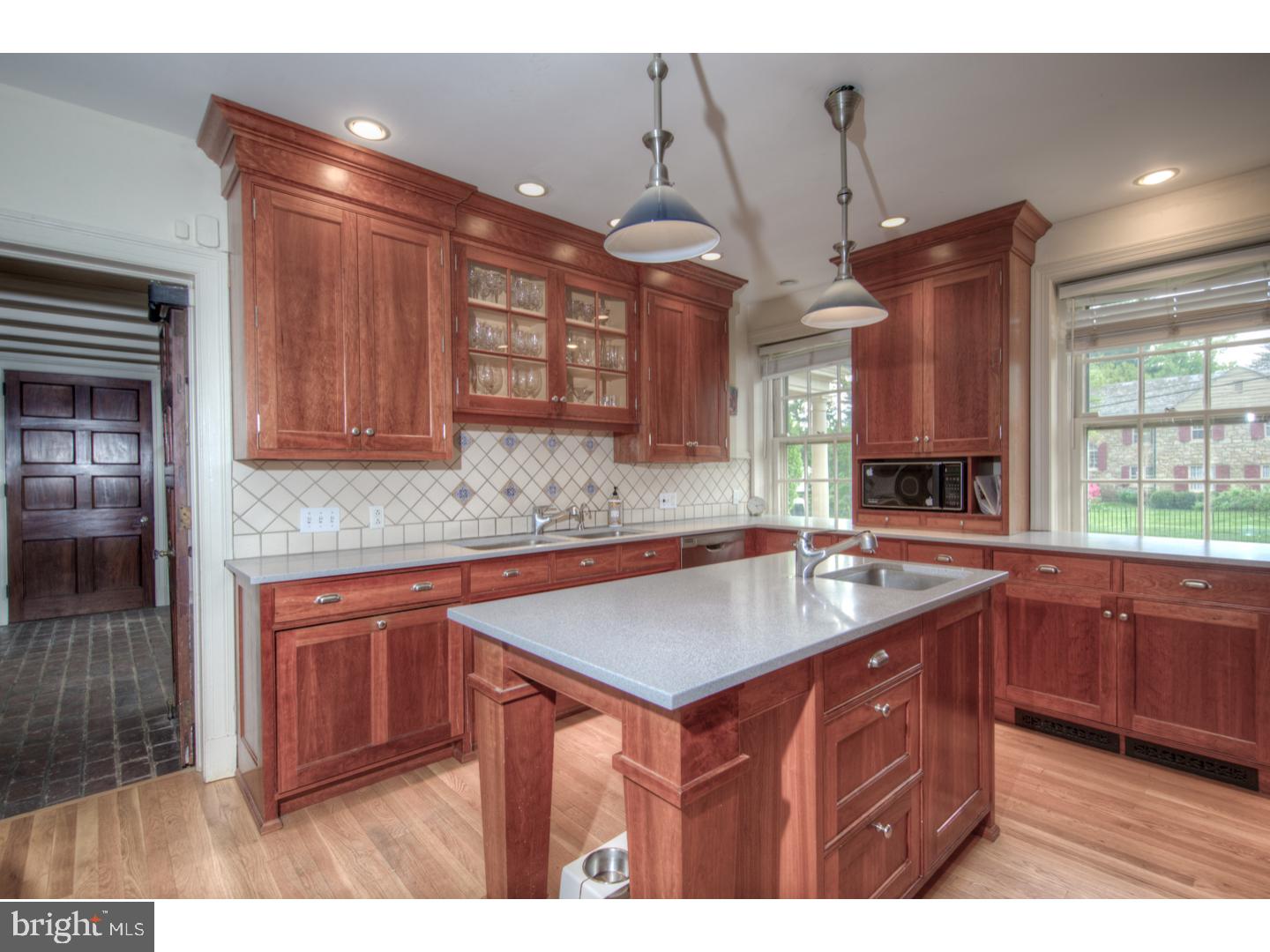 CHESTNUT HILL - Residential