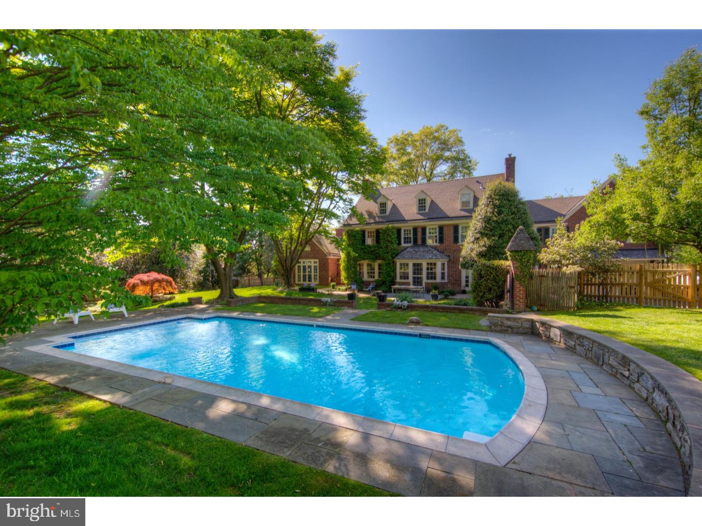 CHESTNUT HILL - Residential