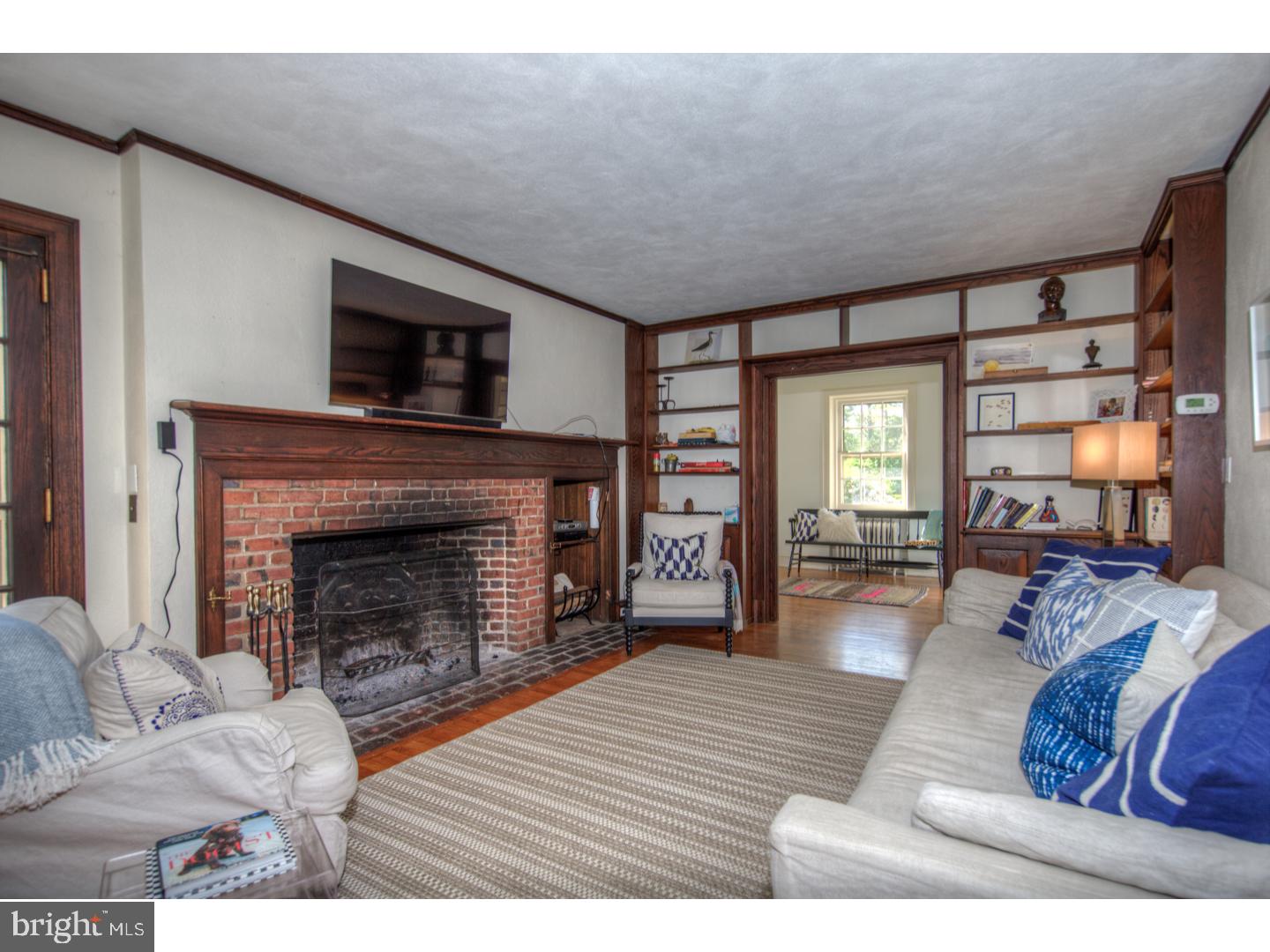 CHESTNUT HILL - Residential