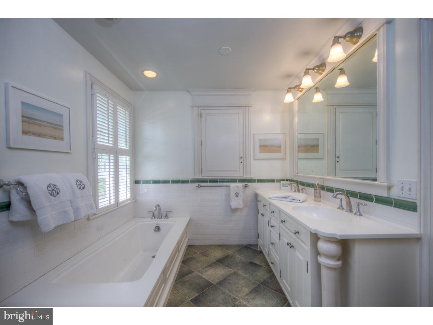 CHESTNUT HILL - Residential