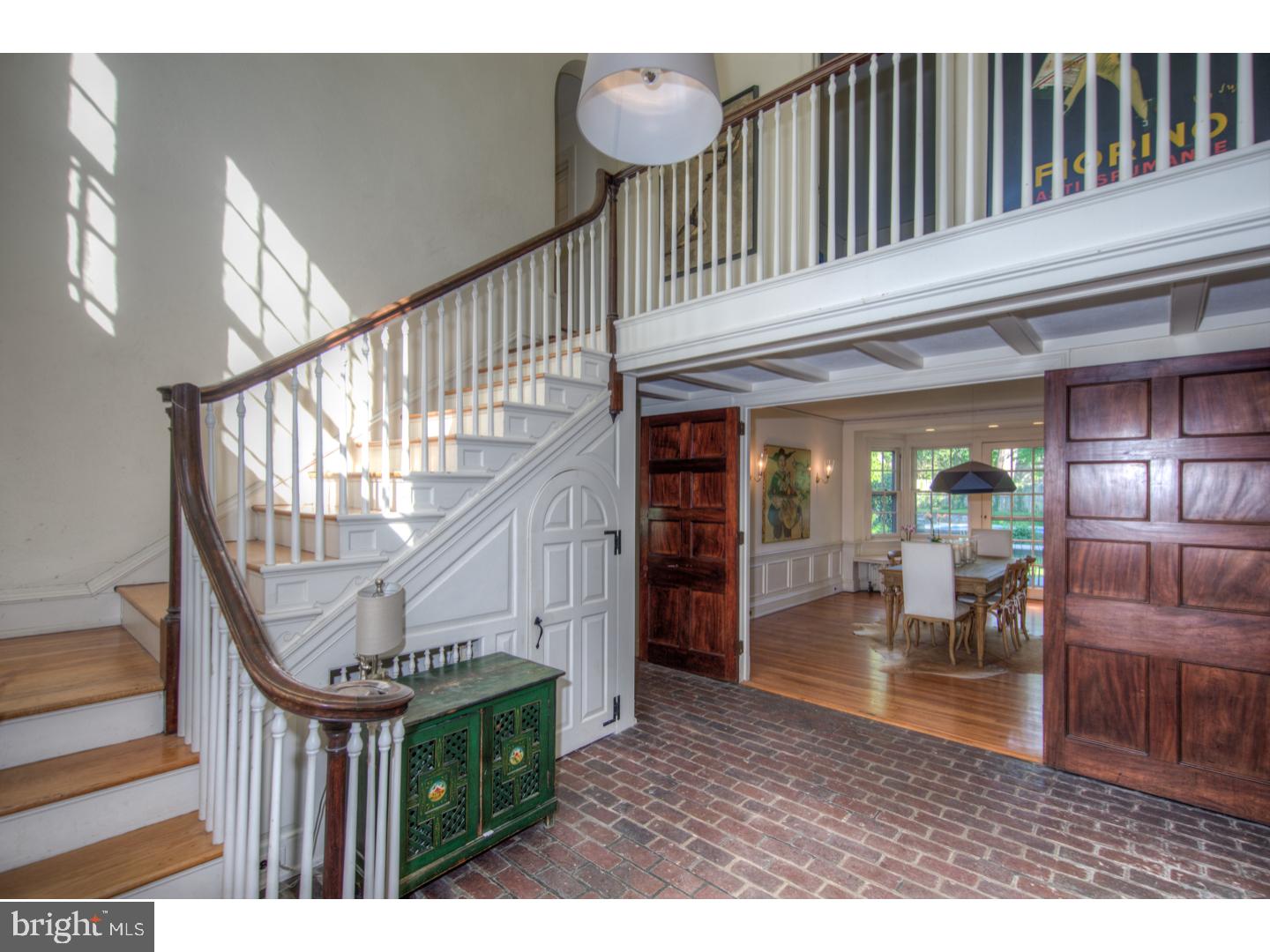 CHESTNUT HILL - Residential