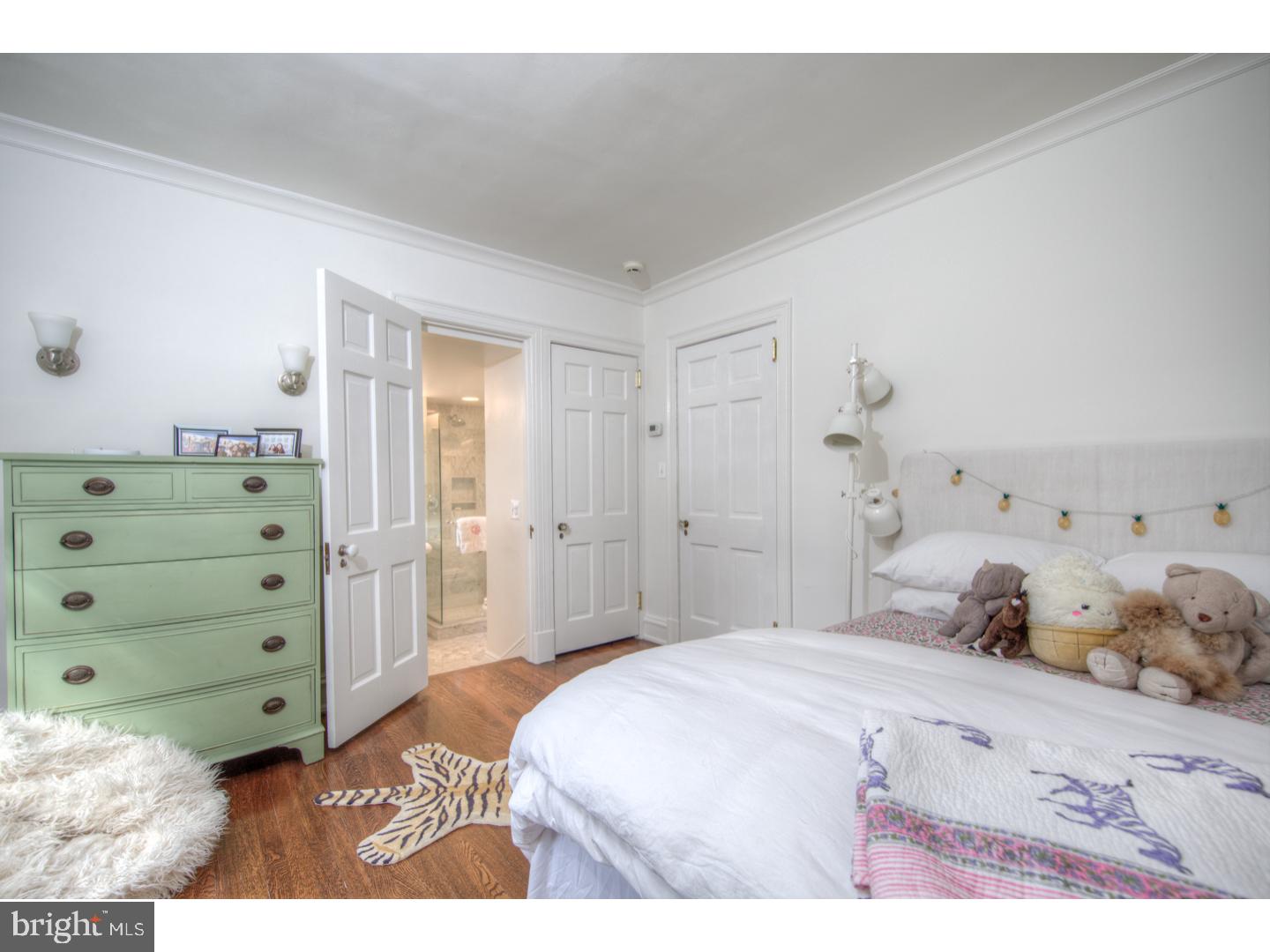 CHESTNUT HILL - Residential