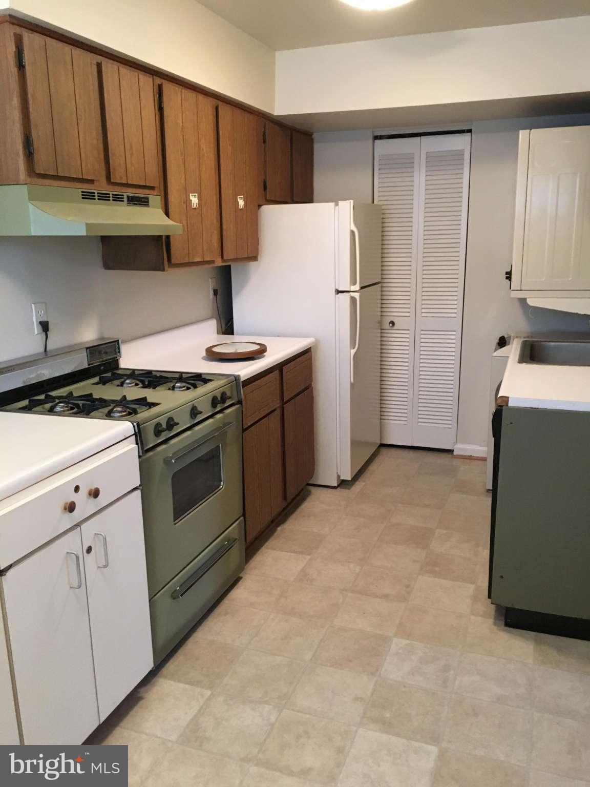 VIRGINIA KNOLLS - Residential