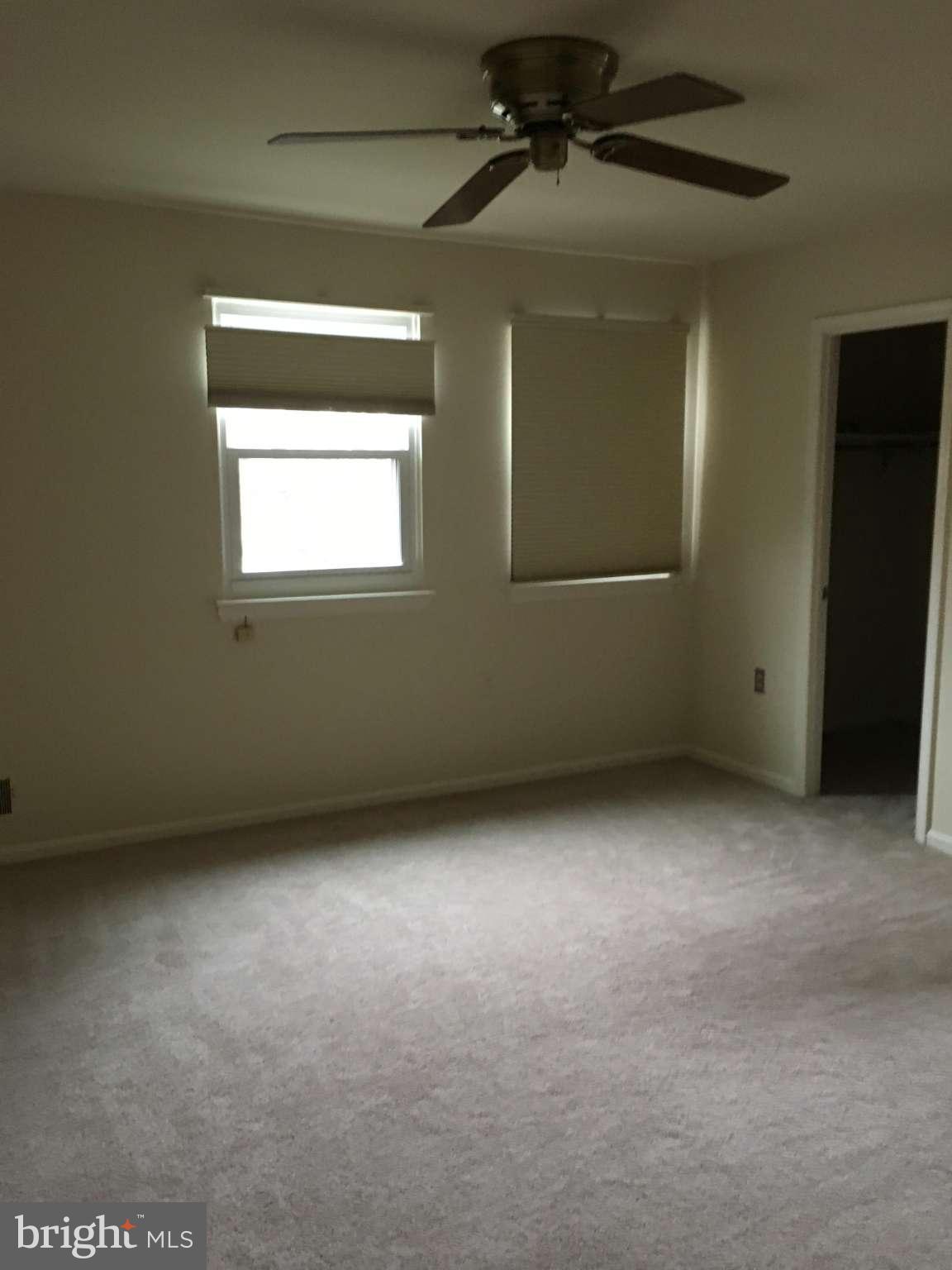 VIRGINIA KNOLLS - Residential