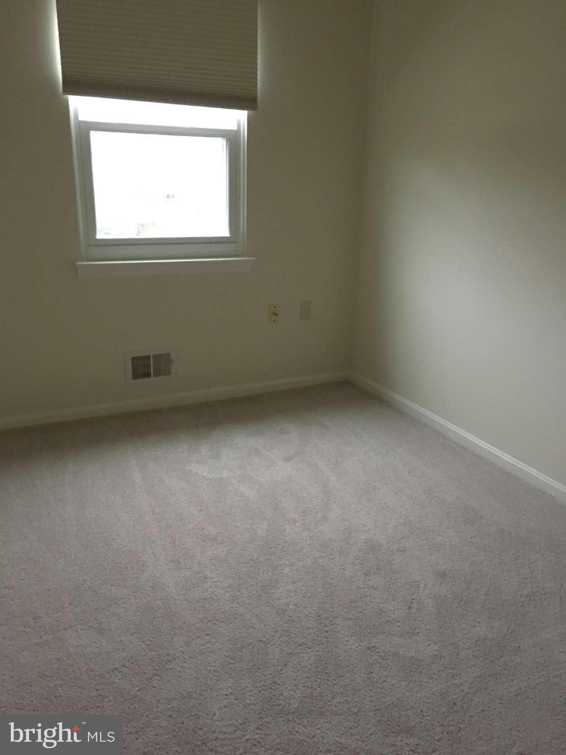 VIRGINIA KNOLLS - Residential